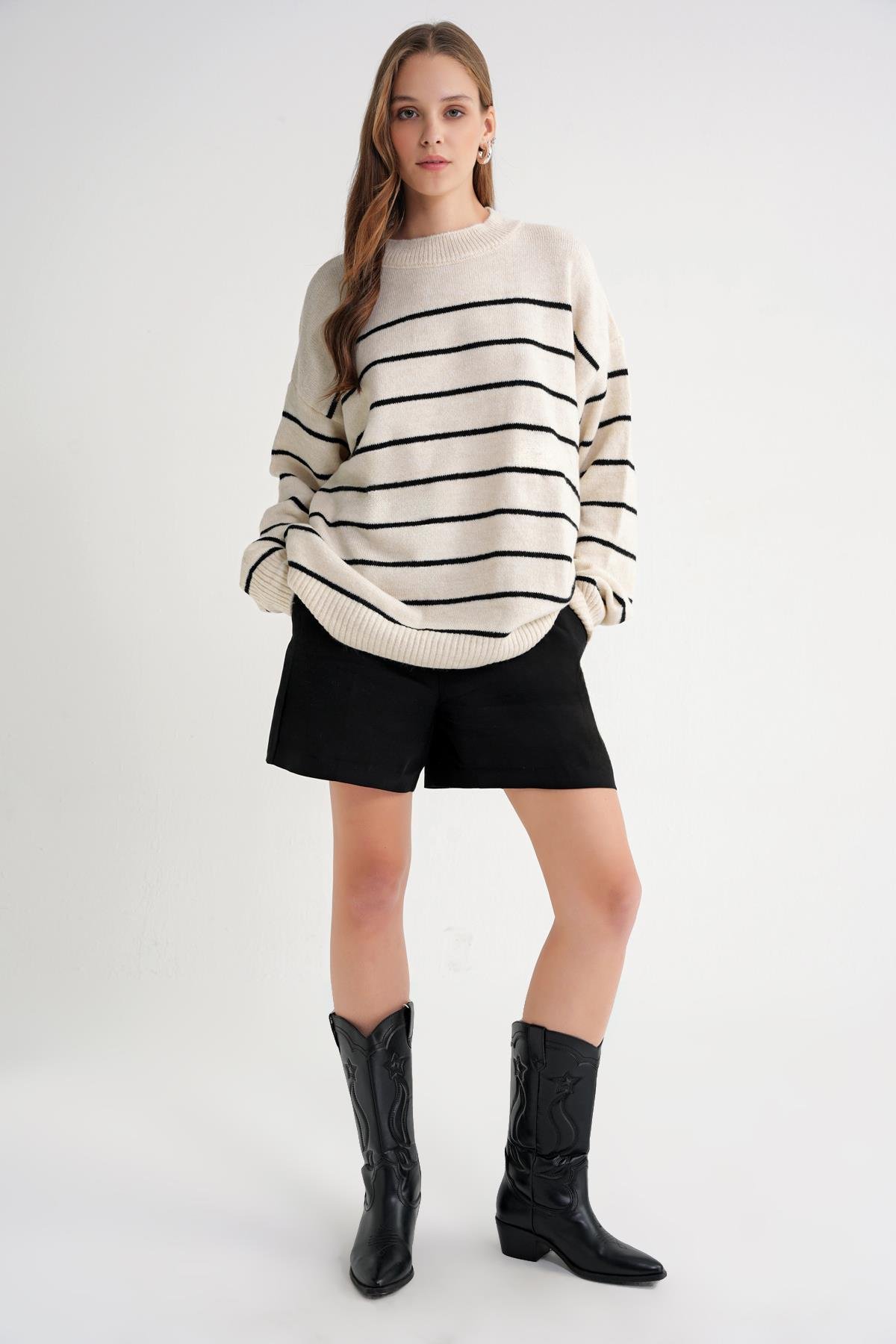 6944 Kadın Salaş Yumuşak Dokulu Çizgili Triko Kazak Naturel