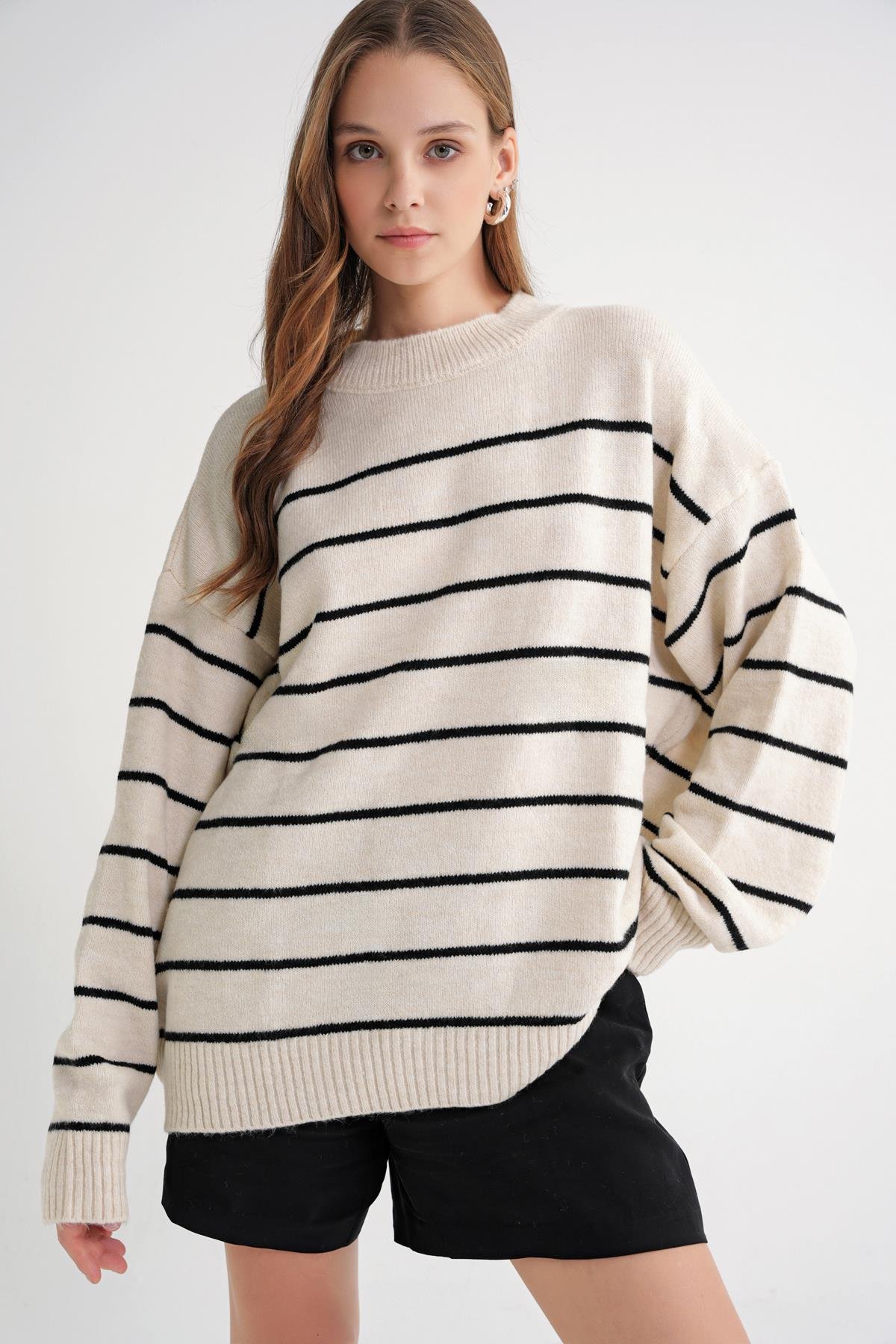 6944 Kadın Salaş Yumuşak Dokulu Çizgili Triko Kazak Naturel