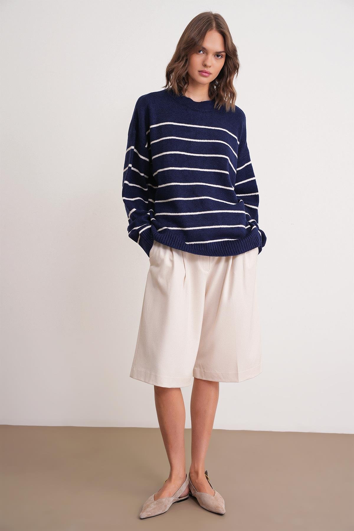 6944 Kadın Salaş Yumuşak Dokulu Çizgili Triko Kazak Lacivert