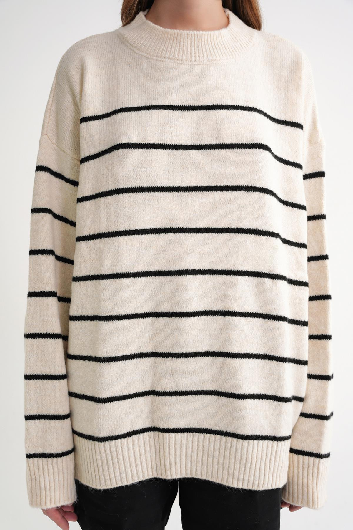 6944 Kadın Salaş Yumuşak Dokulu Çizgili Triko Kazak Naturel