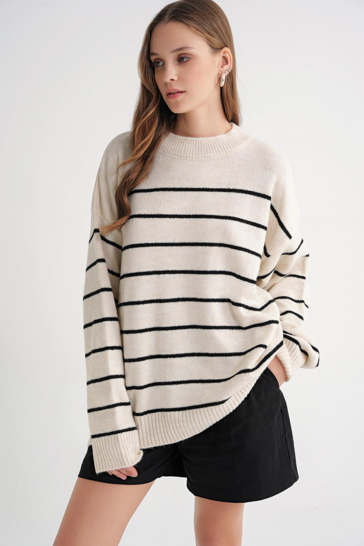 6944 Kadın Salaş Yumuşak Dokulu Çizgili Triko Kazak Naturel