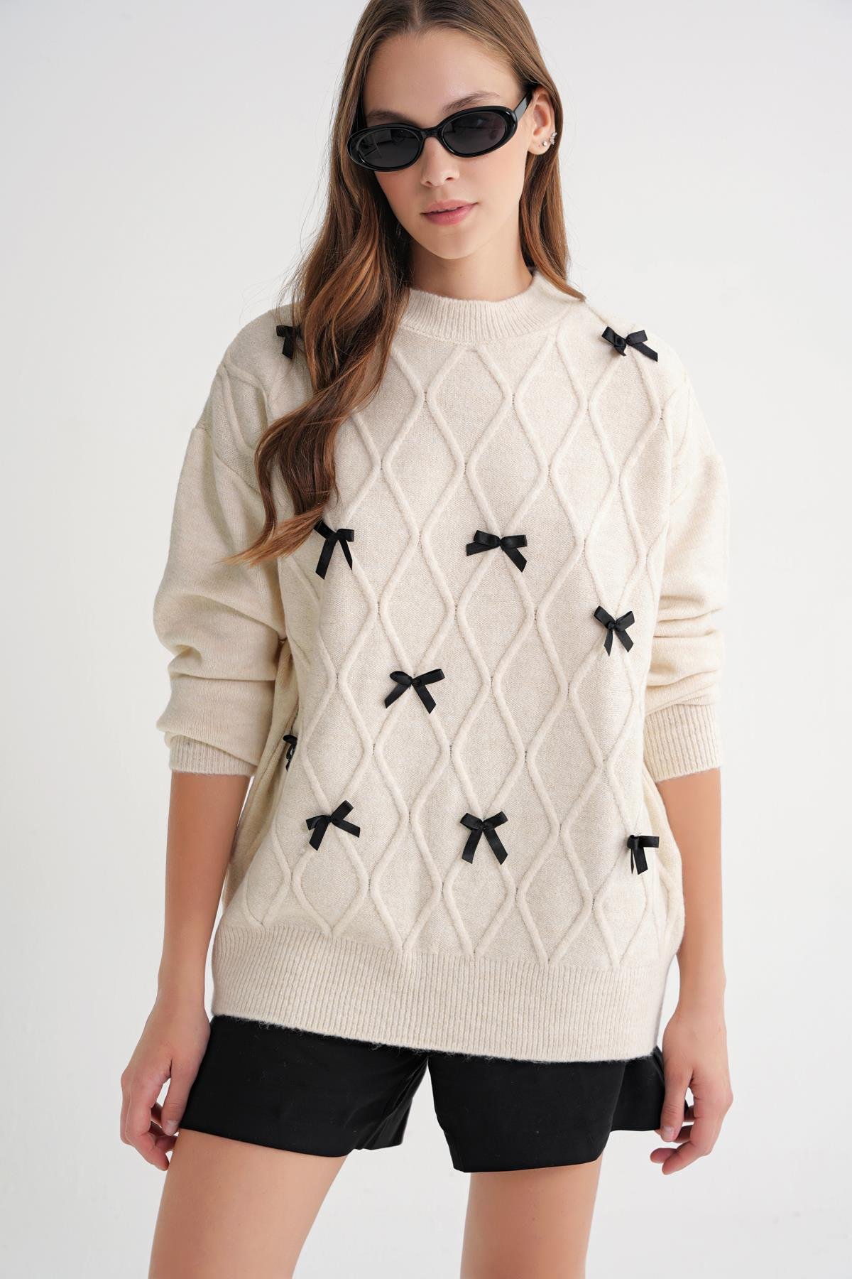 6946 Kadın Oversize Bisiklet Yaka Kurdeleli Triko Kazak Naturel