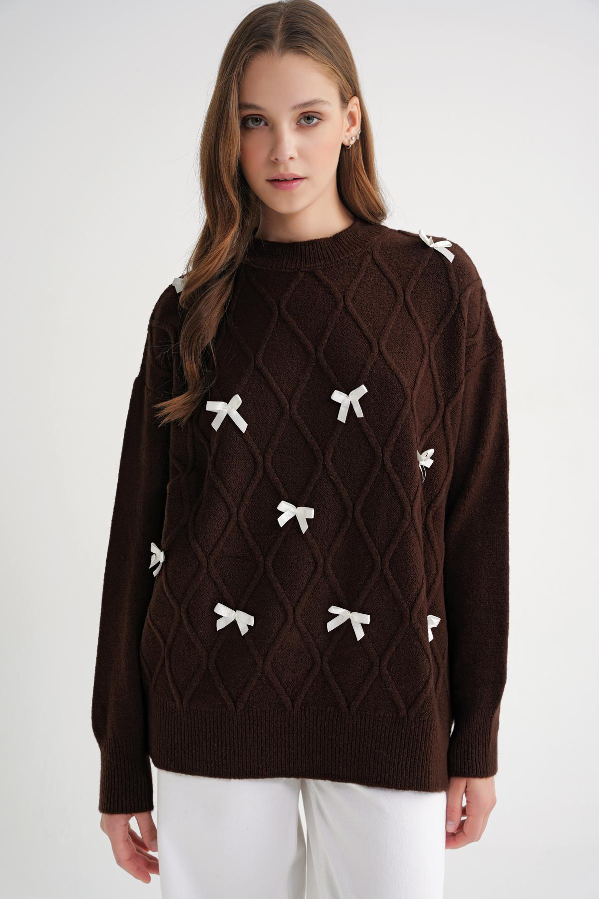 6946 Kadın Oversize Bisiklet Yaka Kurdeleli Triko Kazak Kahve