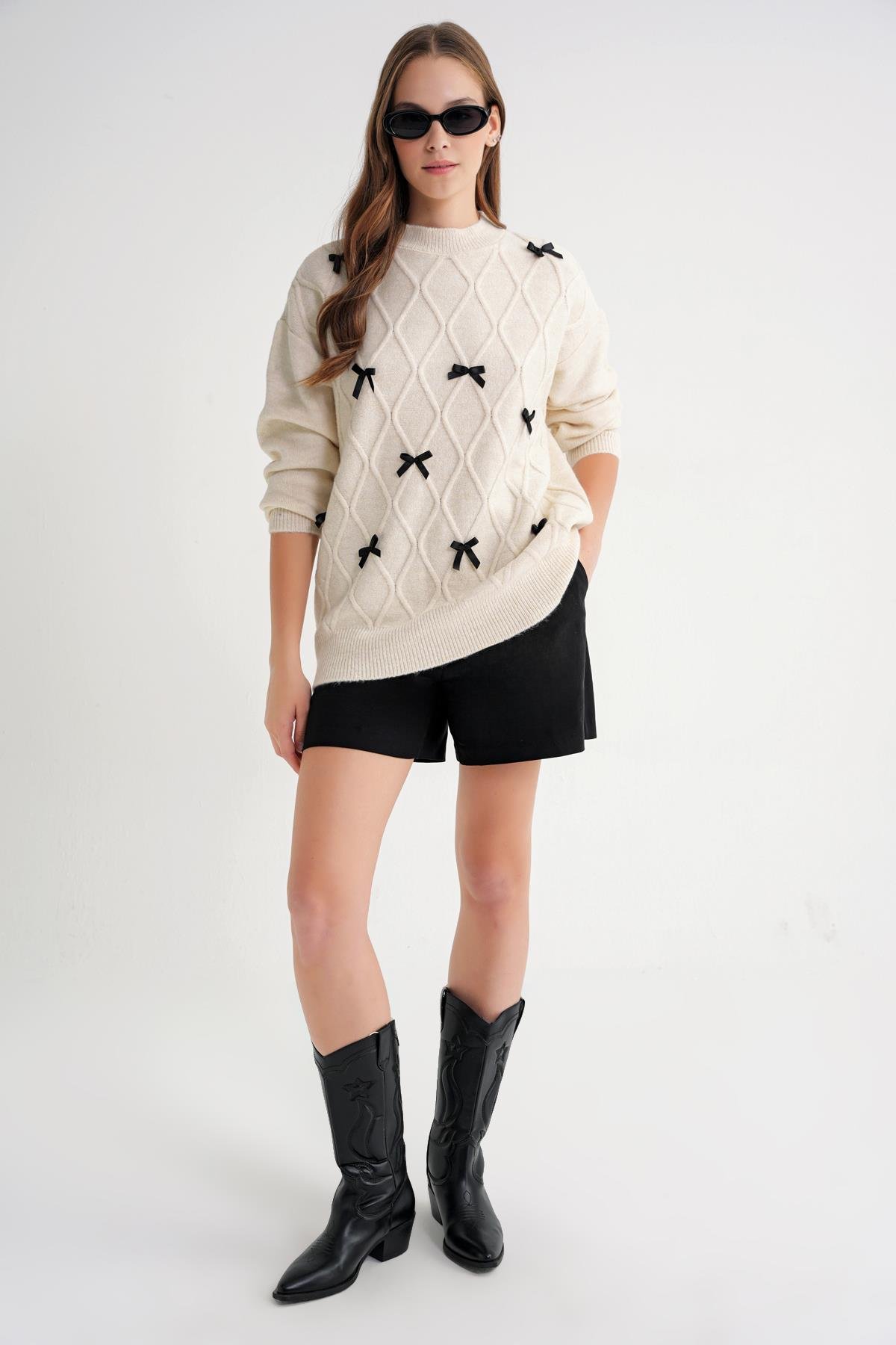 6946 Kadın Oversize Bisiklet Yaka Kurdeleli Triko Kazak Naturel