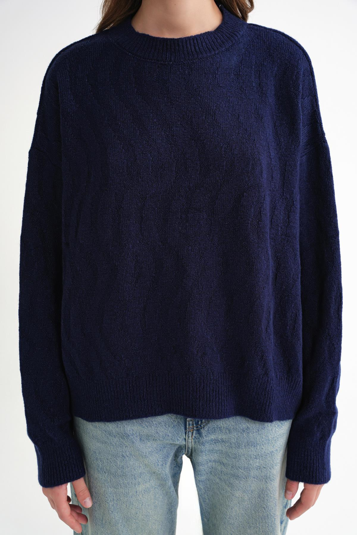 6947 Kadın Kendinden Desenli Oversize Triko Kazak Lacivert