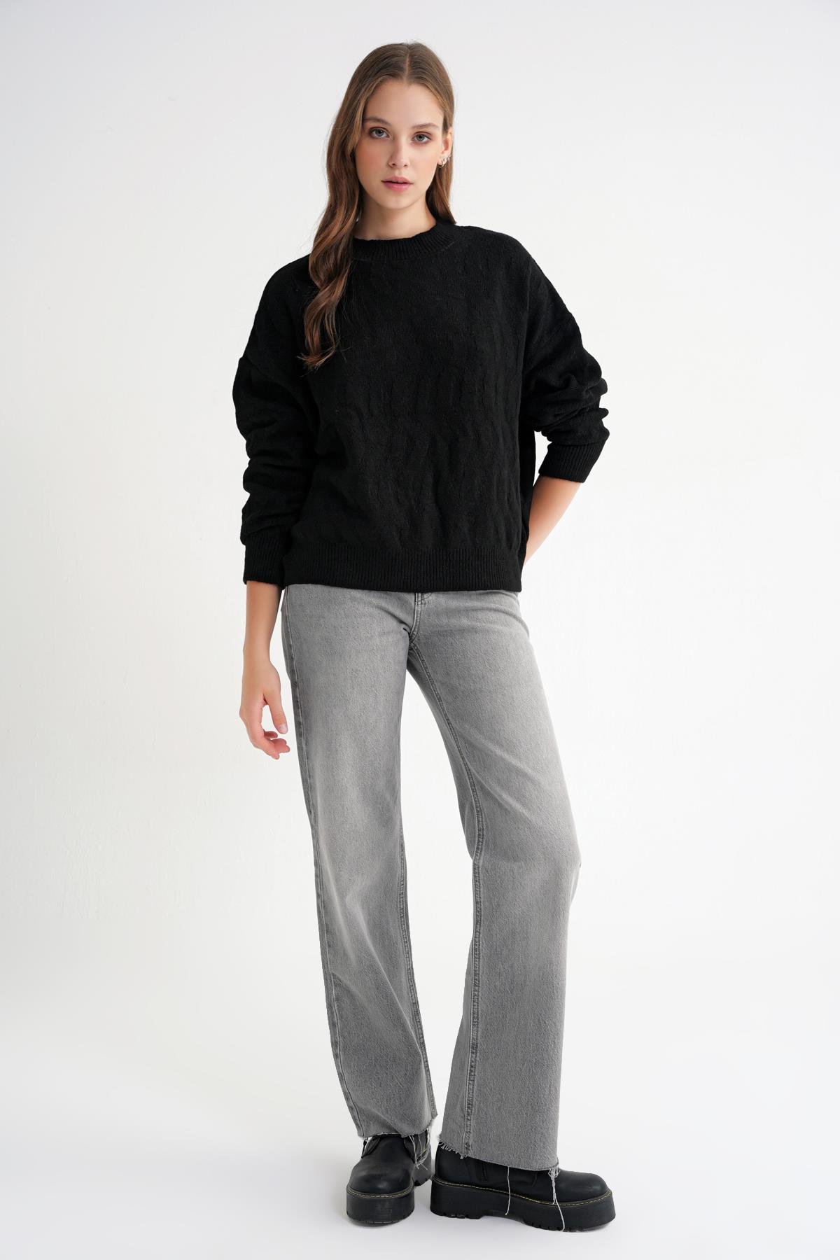 6947 Kadın Kendinden Desenli Oversize Triko Kazak Siyah