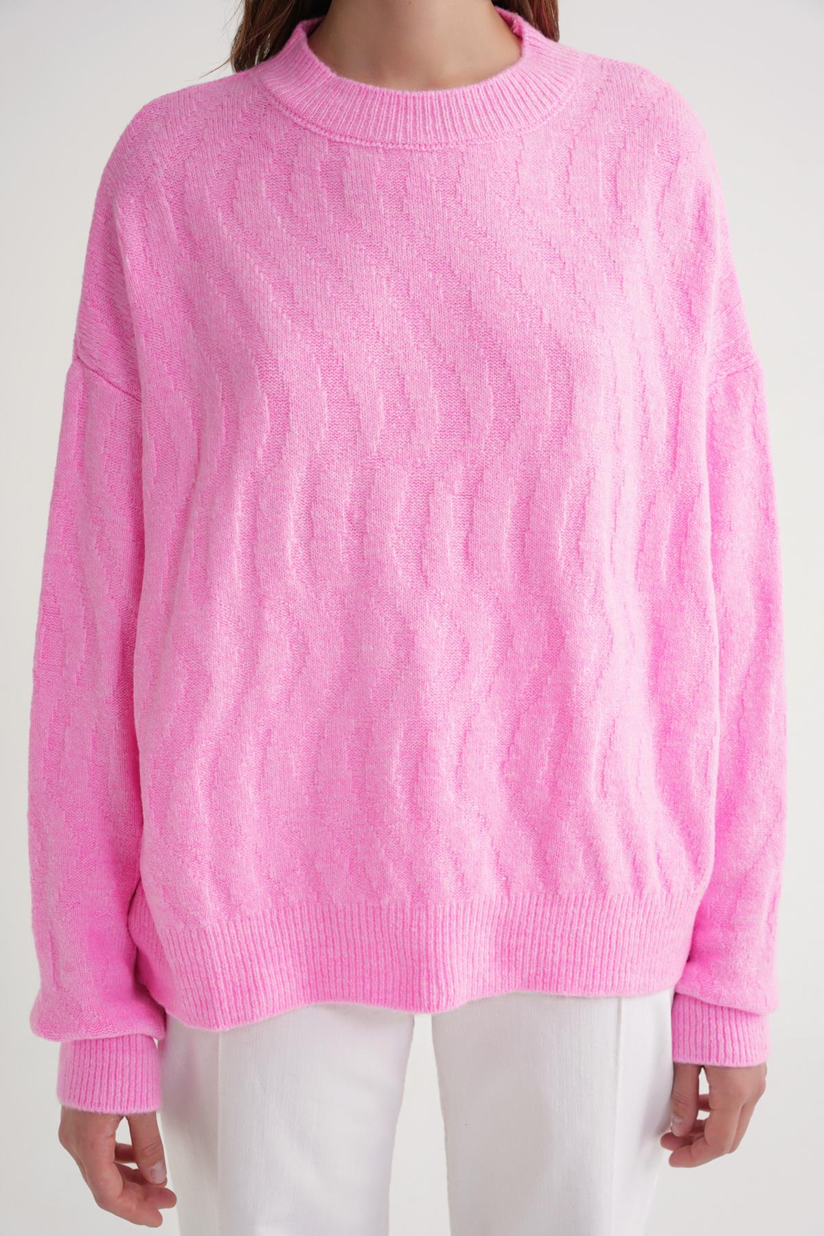 6947 Kadın Kendinden Desenli Oversize Triko Kazak Pembe