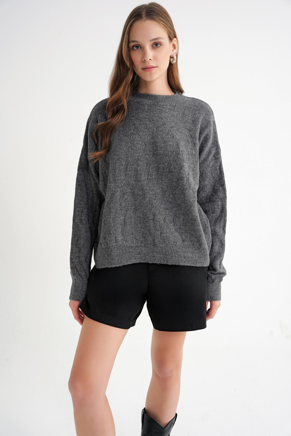 6947 Kadın Kendinden Desenli Oversize Triko Kazak Antrasit