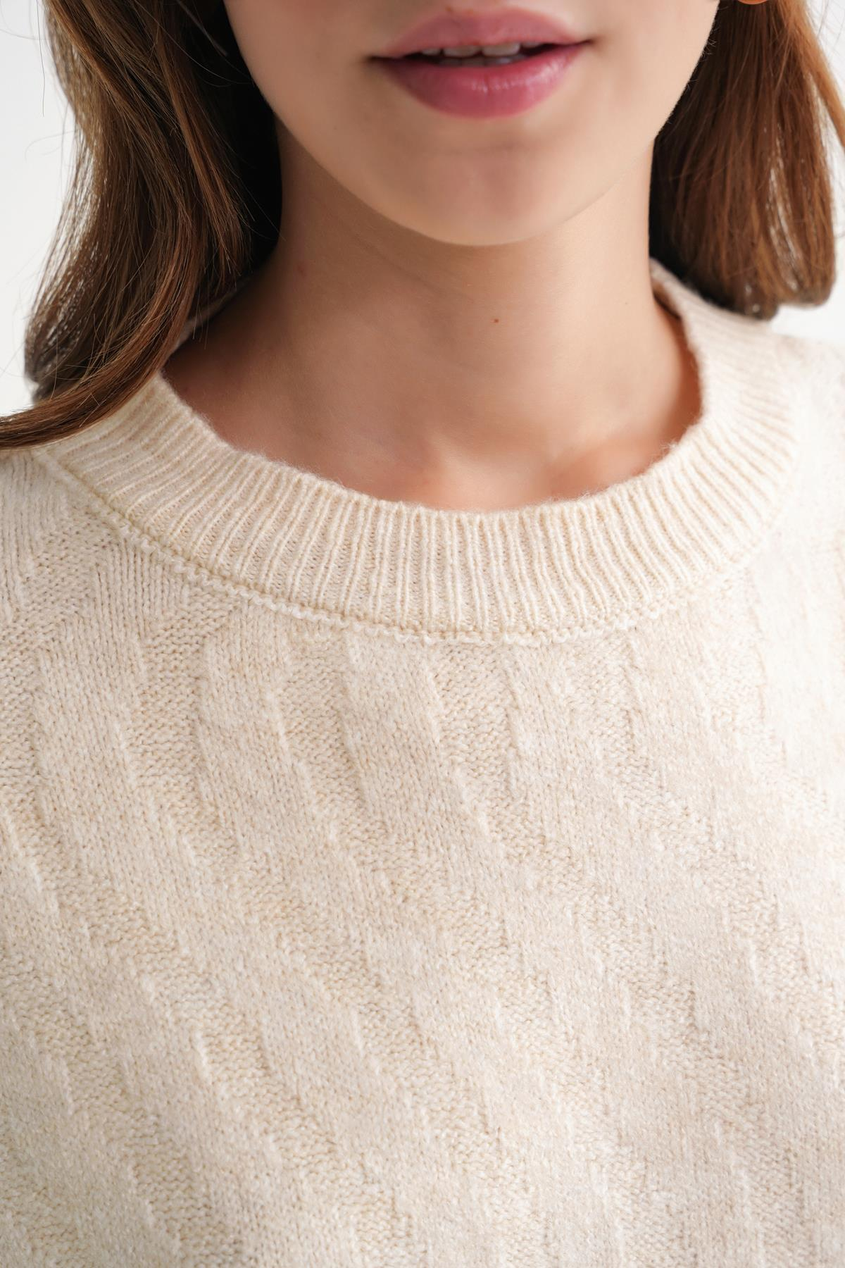 6947 Kadın Kendinden Desenli Oversize Triko Kazak Naturel