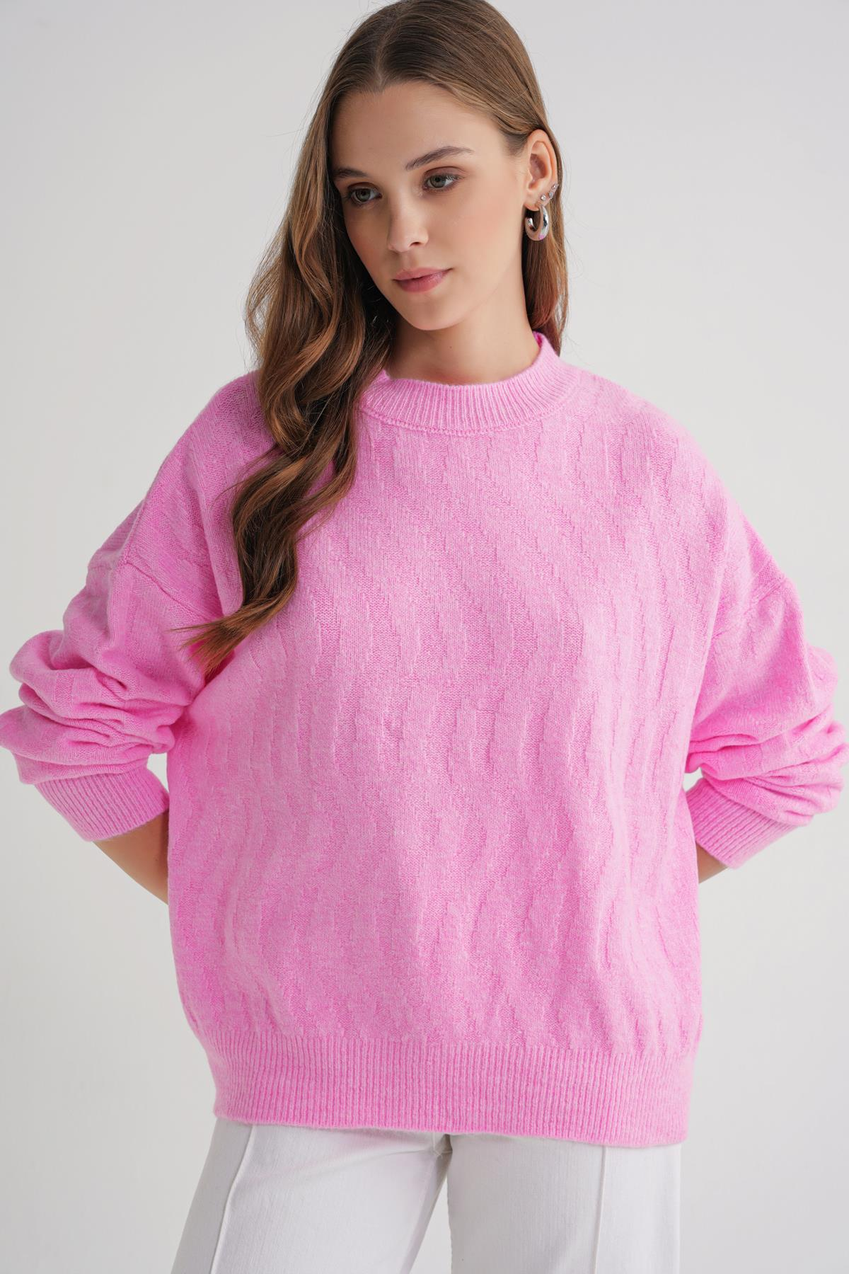 6947 Kadın Kendinden Desenli Oversize Triko Kazak Pembe