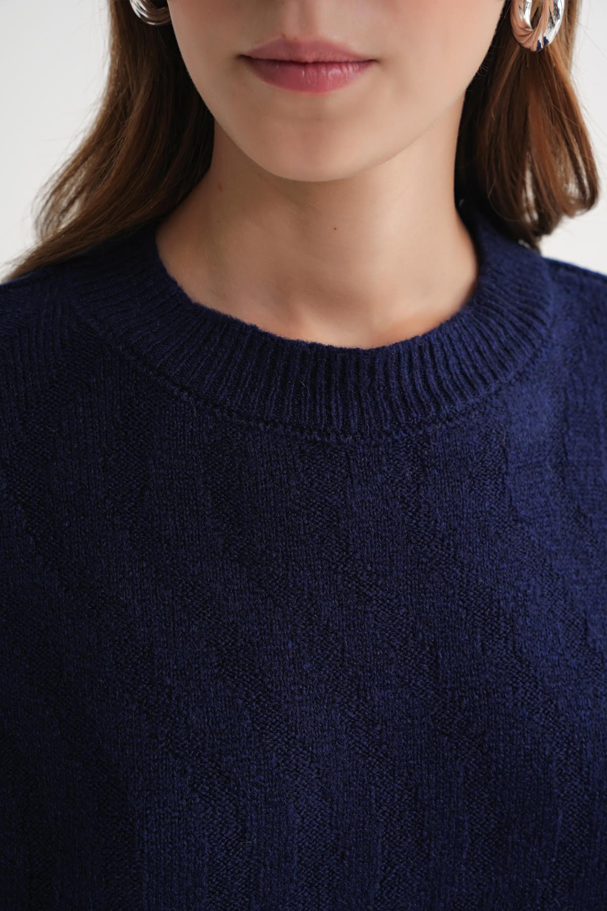 6947 Kadın Kendinden Desenli Oversize Triko Kazak Lacivert