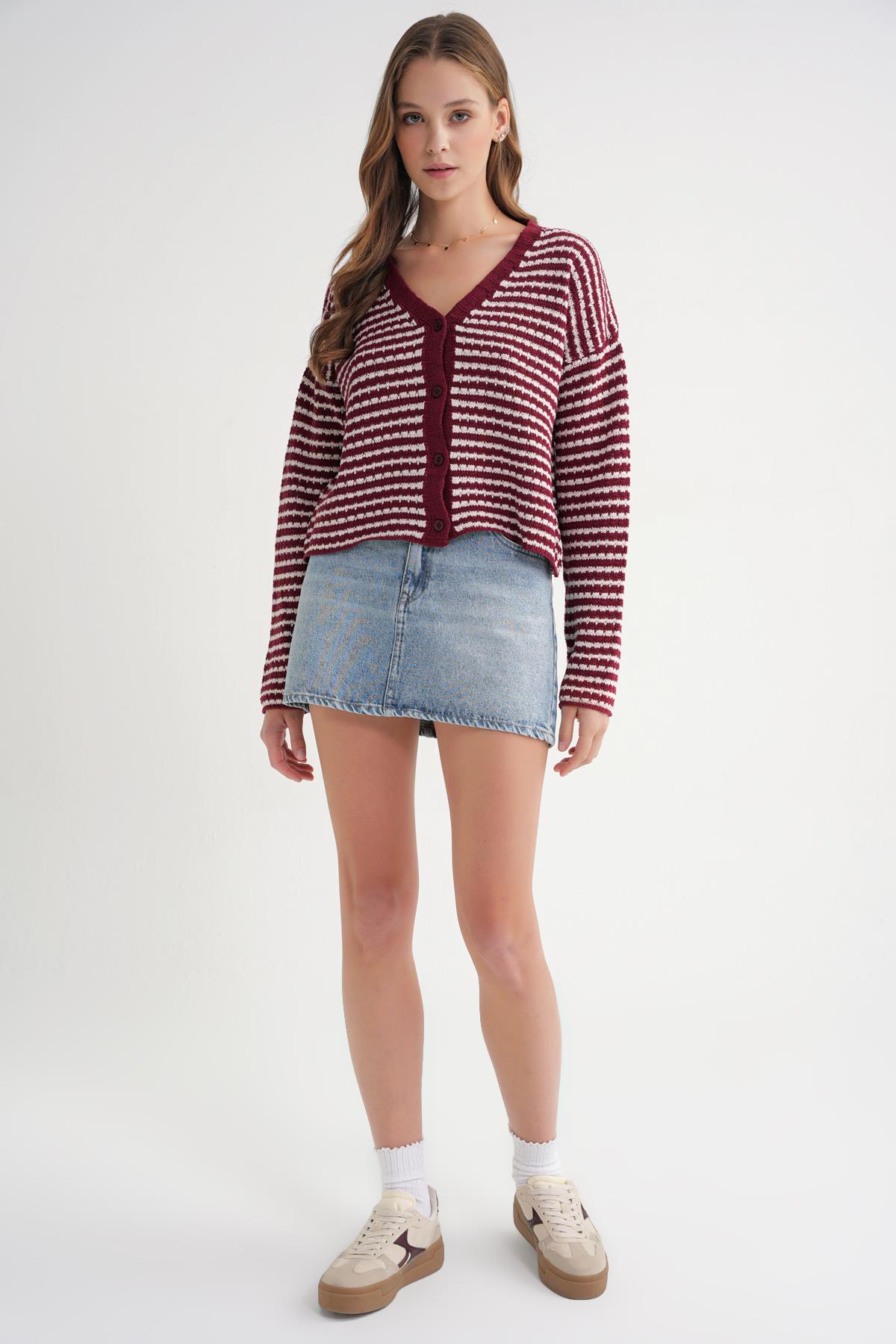 6948 Kadın V Yaka İnce Çizgili Triko Hırka Bordo