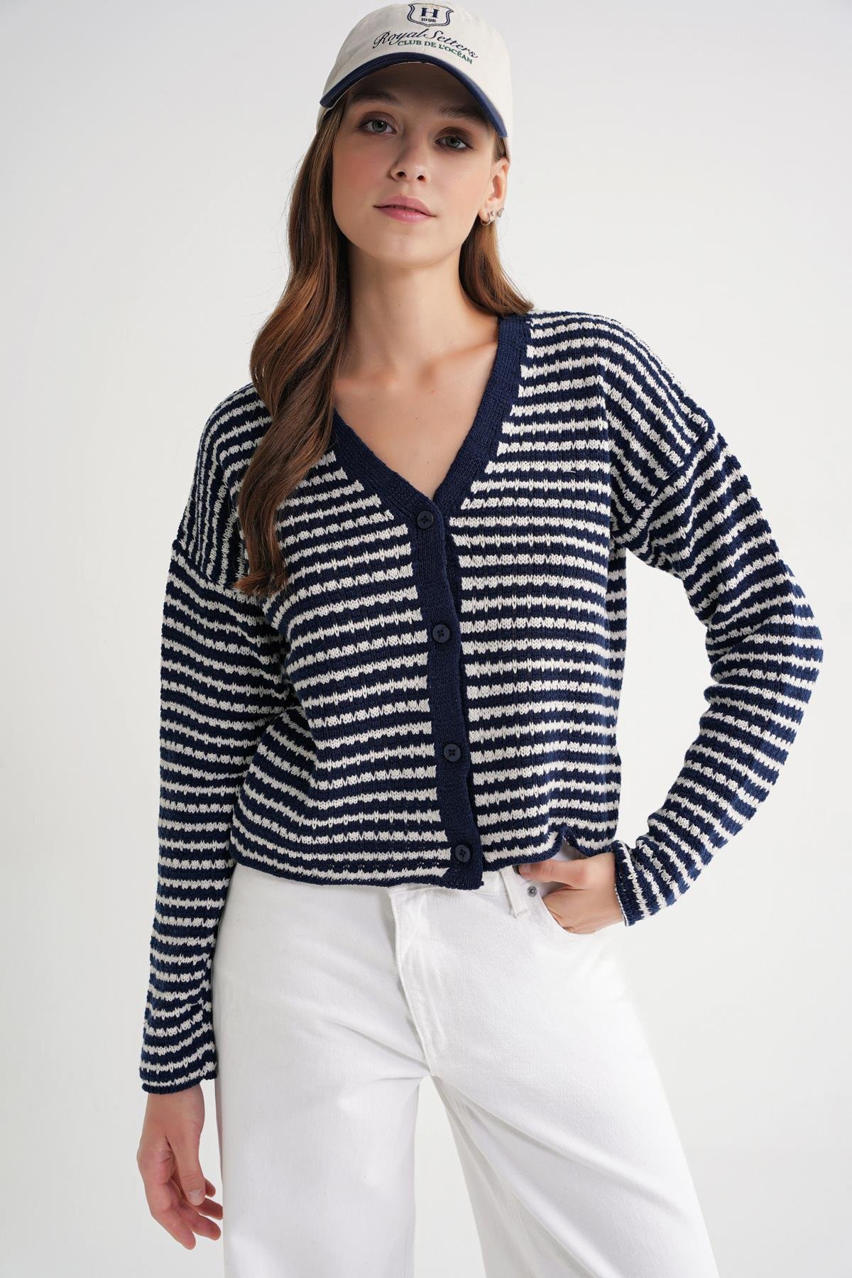 6948 Kadın V Yaka İnce Çizgili Triko Hırka Lacivert