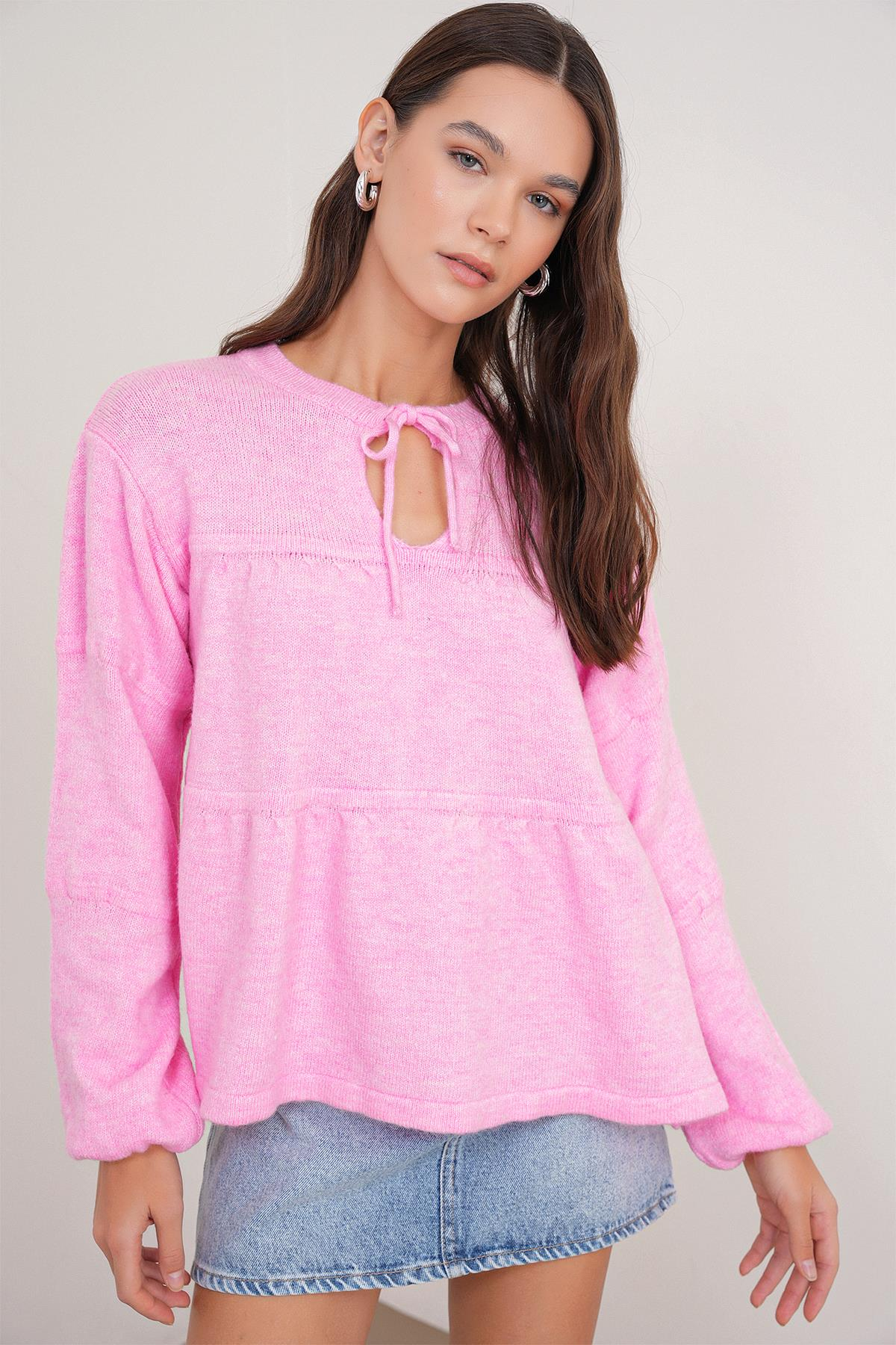 6950 Kadın Yakası Bağcıklı Pileli Triko Kazak Pembe