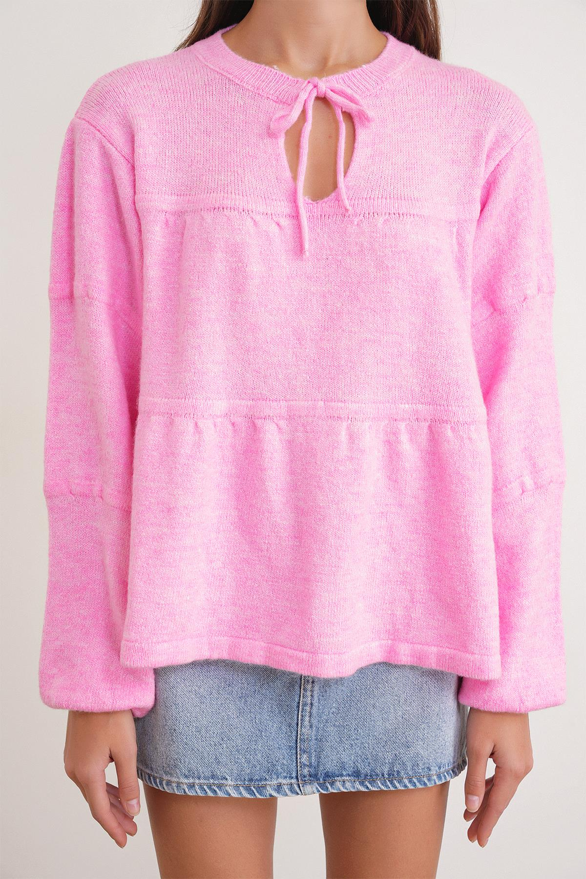 6950 Kadın Yakası Bağcıklı Pileli Triko Kazak Pembe