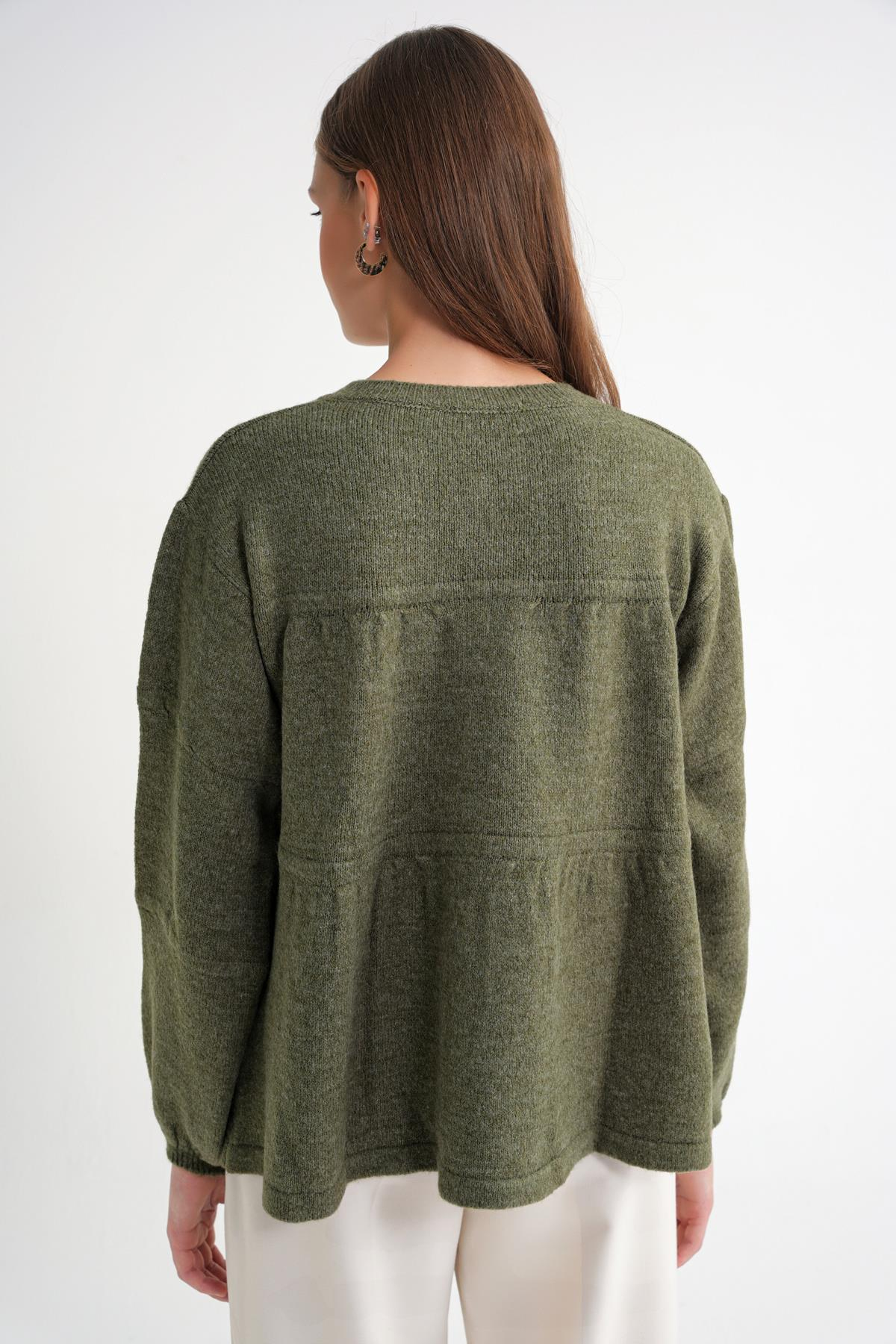 6950 Kadın Yakası Bağcıklı Pileli Triko Kazak Haki