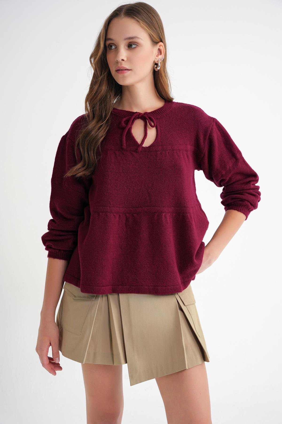 6950 Kadın Yakası Bağcıklı Pileli Triko Kazak Bordo