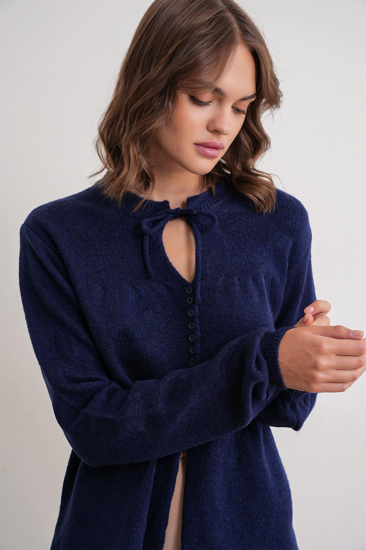 6952 Bağlamalı Detaylı Triko Kazak Lacivert