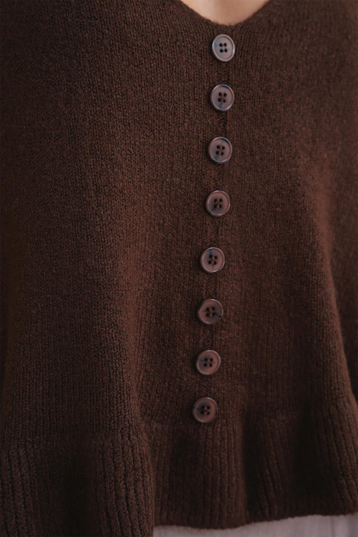 6954 Kadın Fırfır Detaylı V Yaka Triko Kazak Kahve