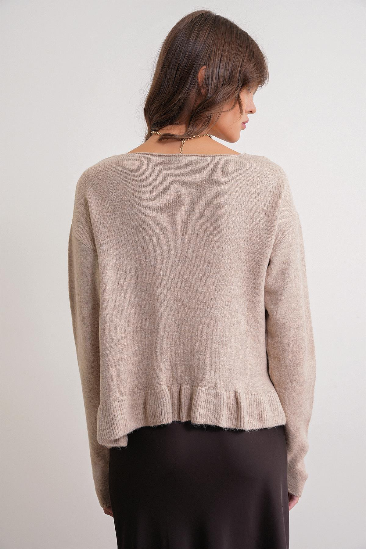 6954 Kadın Fırfır Detaylı V Yaka Triko Kazak Bej