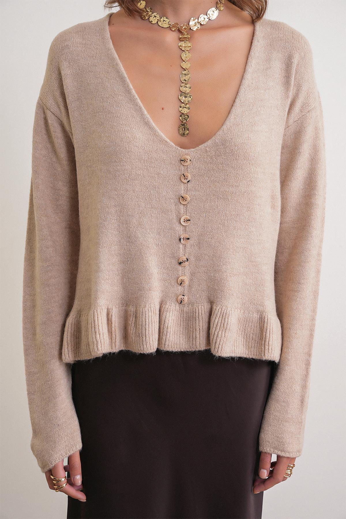 6954 Kadın Fırfır Detaylı V Yaka Triko Kazak Bej