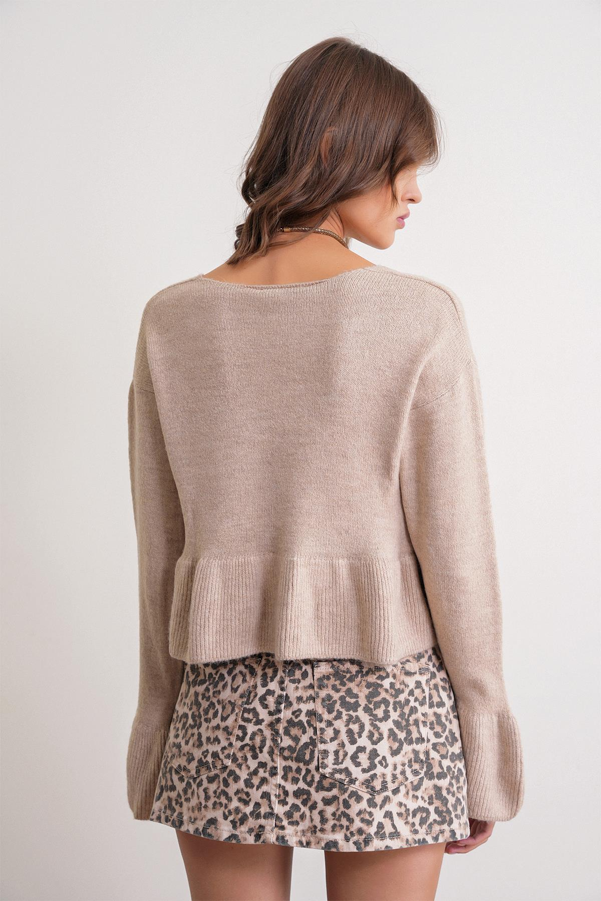 6955 Kadın Fırfırlı Triko Kazak Bej