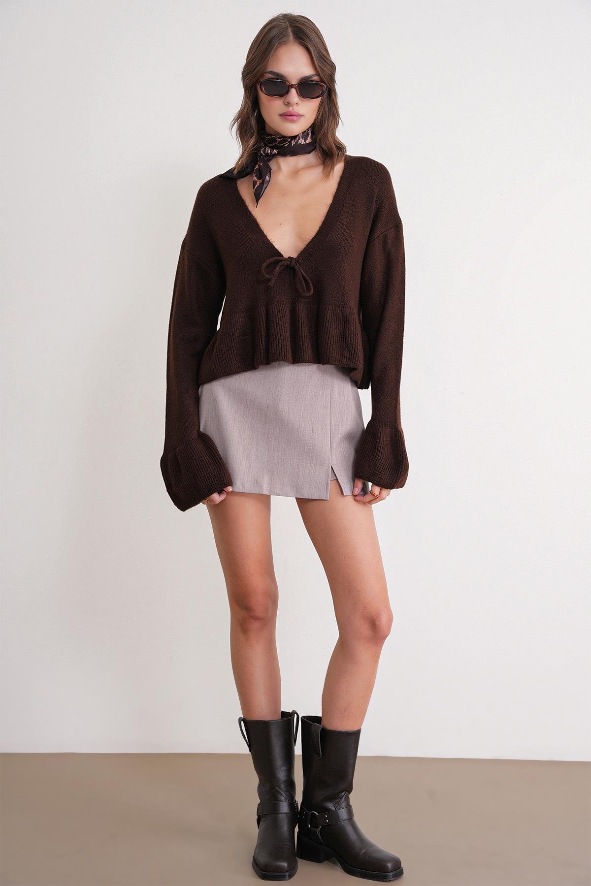 6955 Kadın Fırfırlı Triko Kazak Kahve