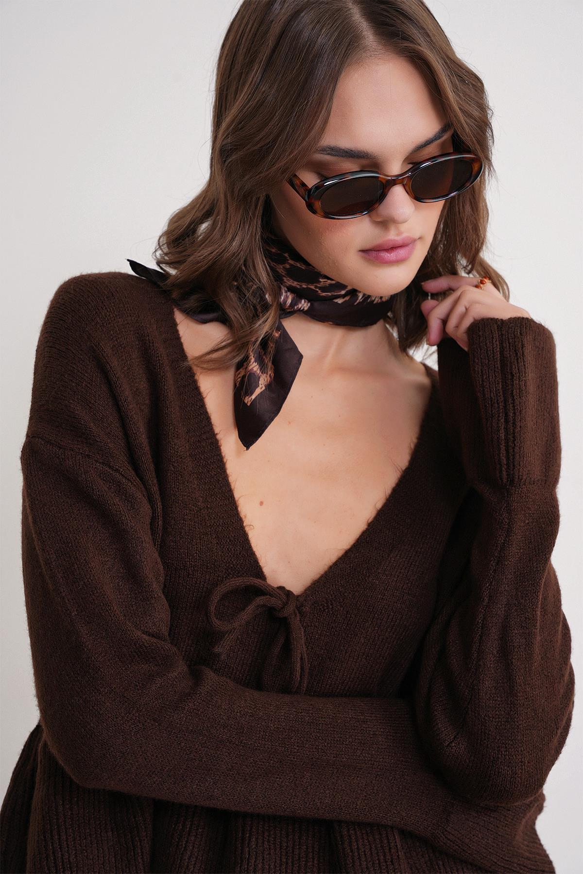 6955 Kadın Fırfırlı Triko Kazak Kahve