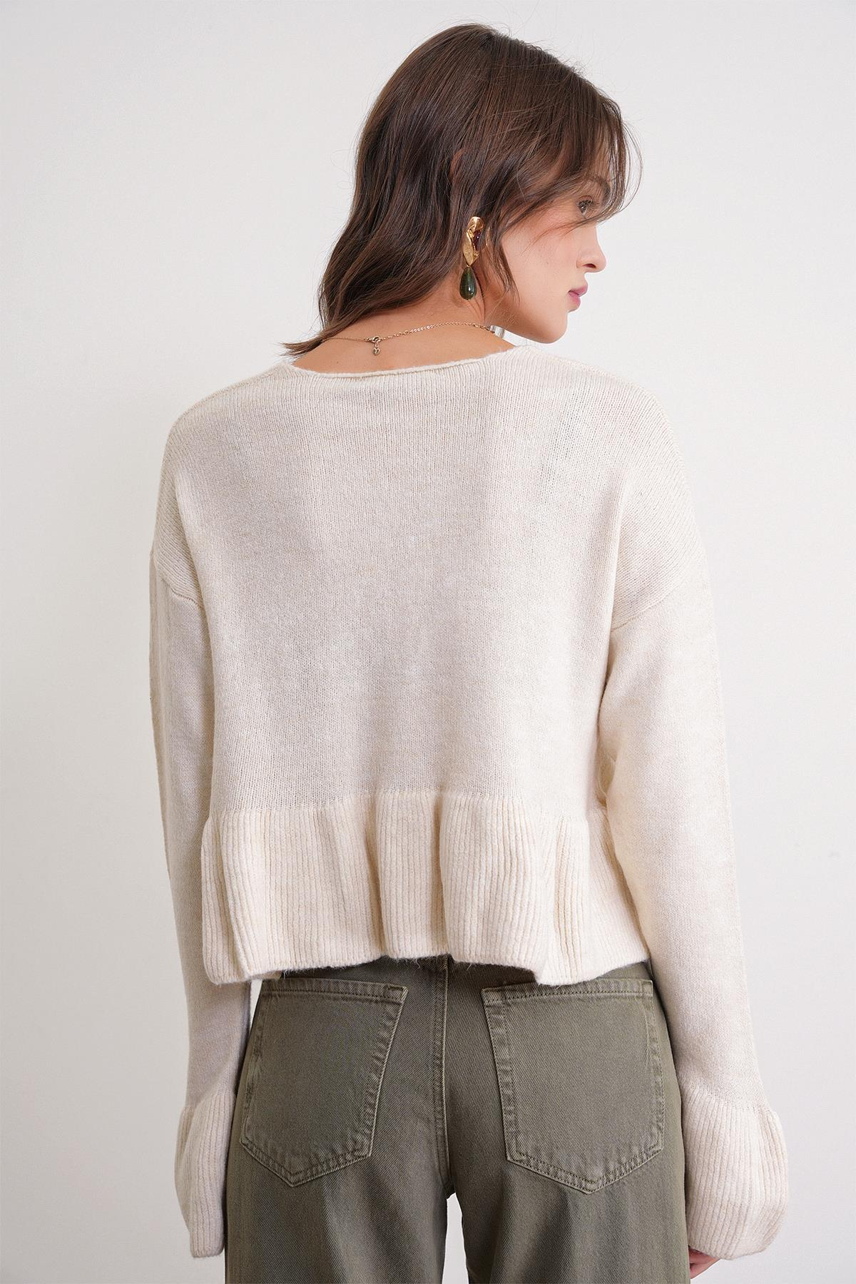 6955 Kadın Fırfırlı Triko Kazak Naturel