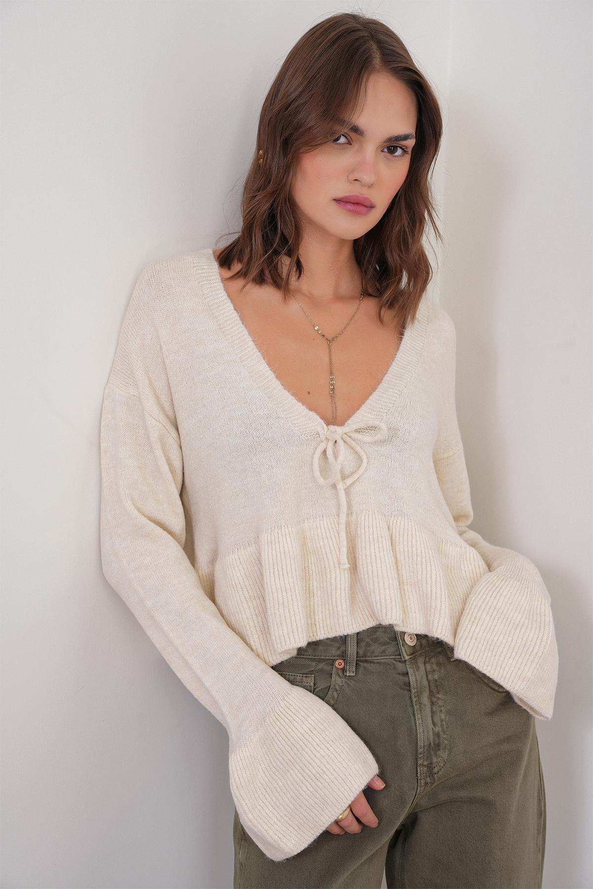 6955 Kadın Fırfırlı Triko Kazak Naturel