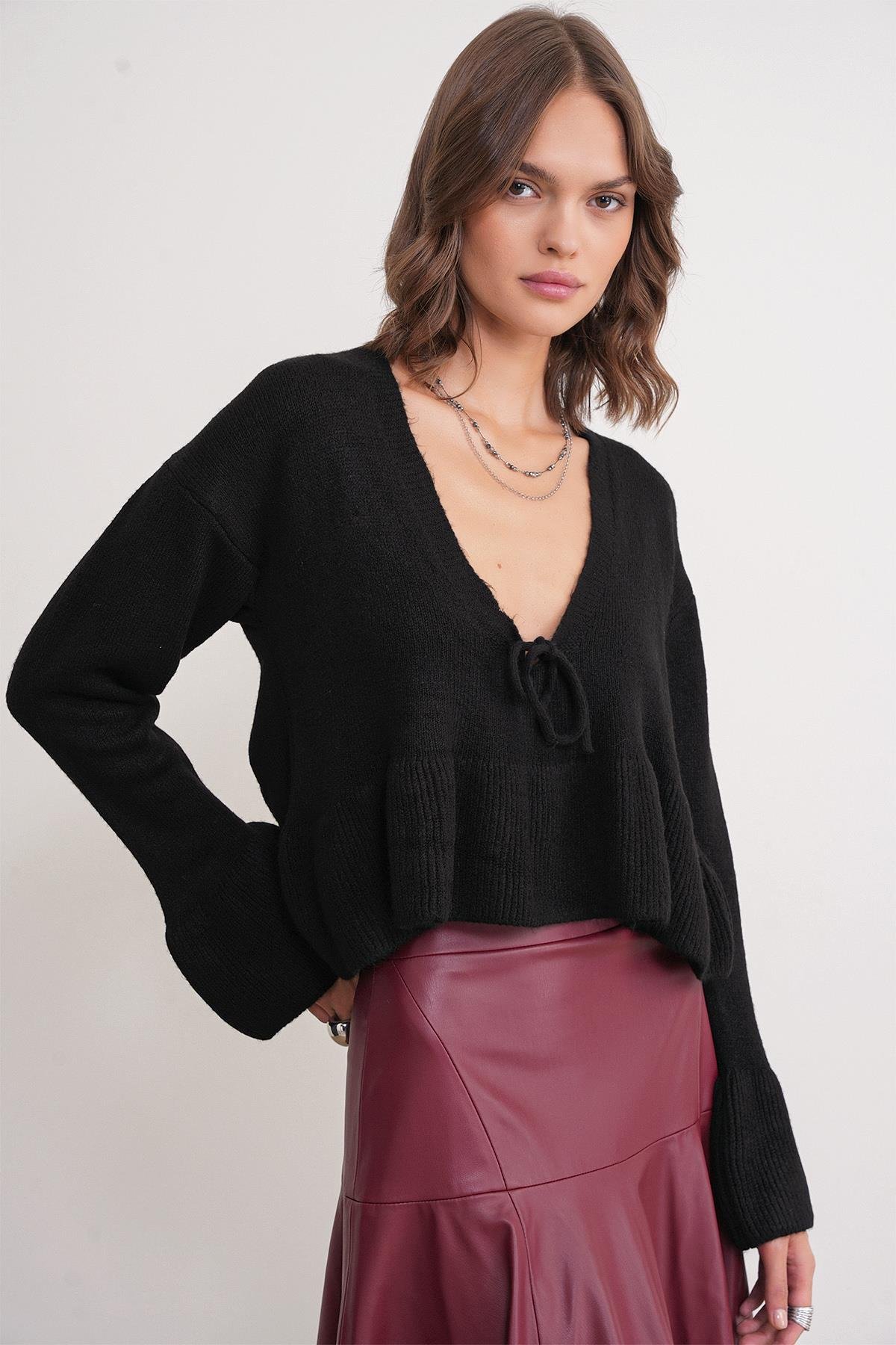 6955 Kadın Fırfırlı Triko Kazak Siyah