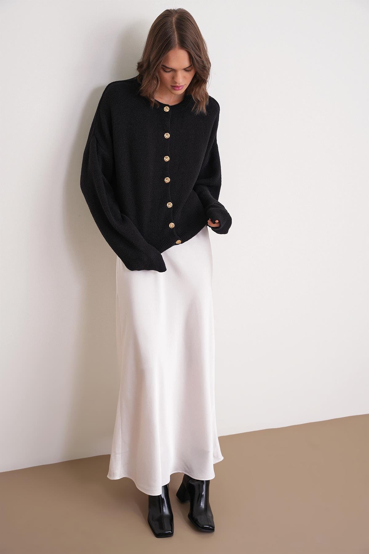 6956 Kadın Taş Düğme Detaylı Triko Hırka Siyah