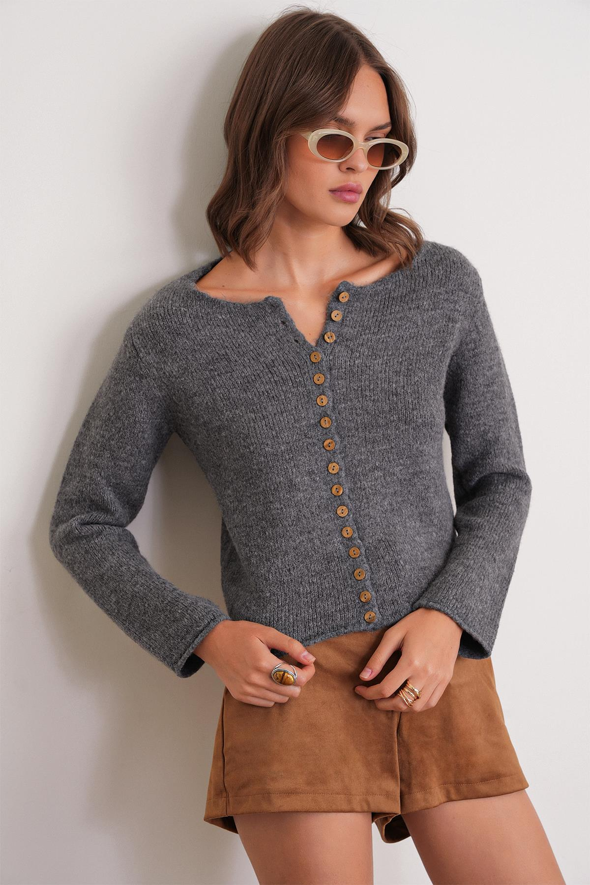 6957 Kadın Düğmeli Bisiklet Yaka Triko Hırka Antrasit