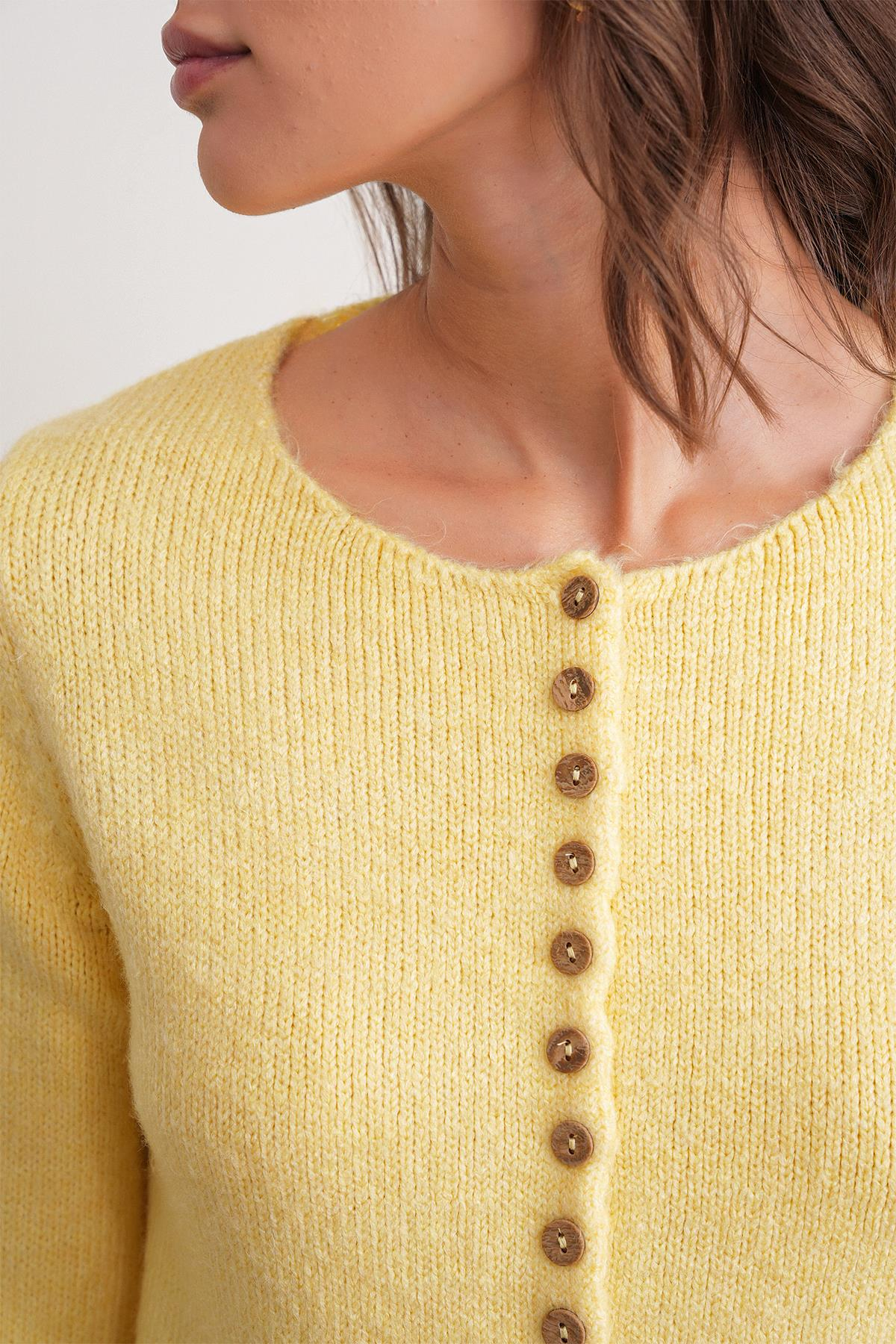 6957 Kadın Düğmeli Bisiklet Yaka Triko Hırka Sarı