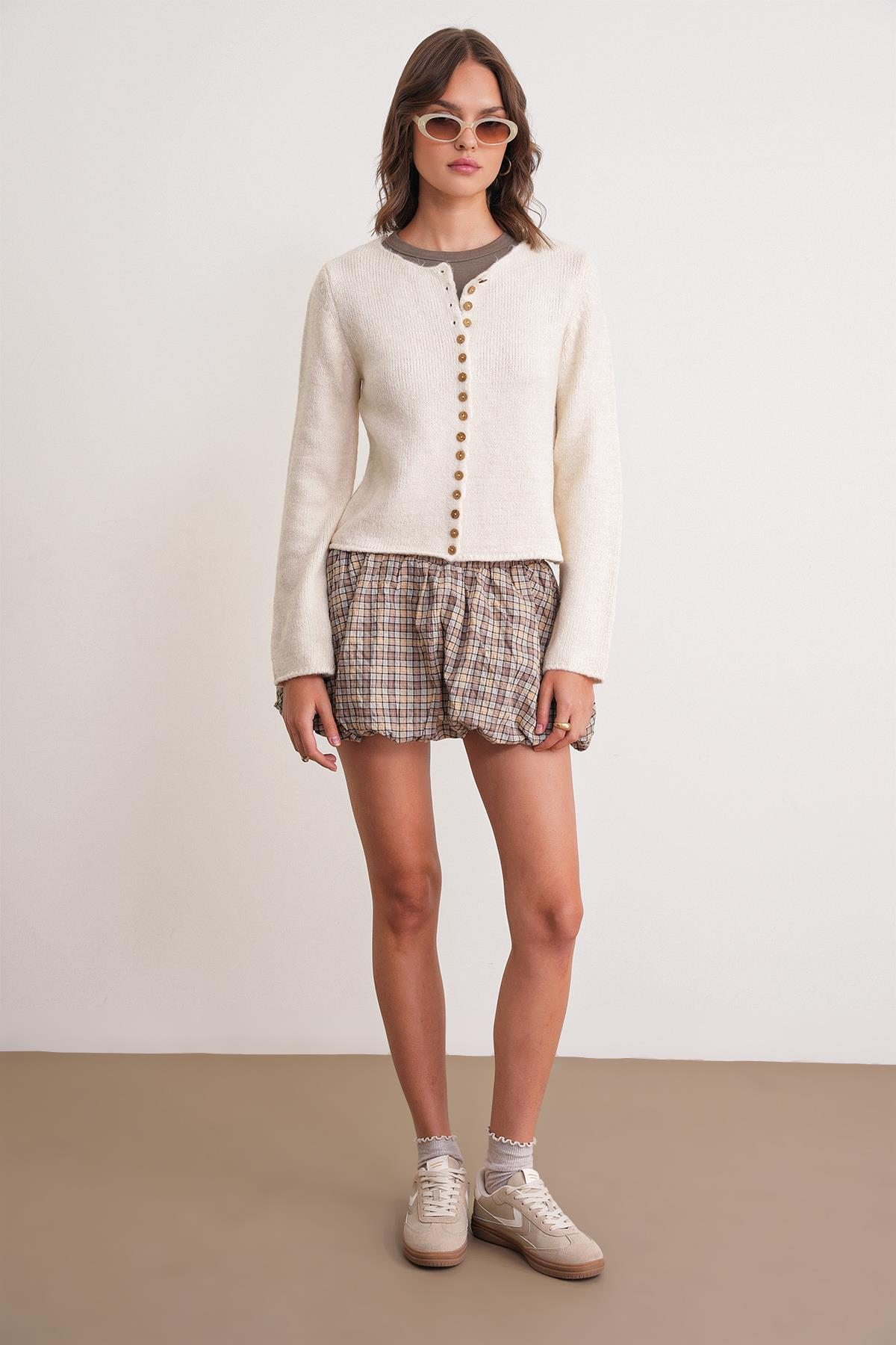 6957 Kadın Düğmeli Bisiklet Yaka Triko Hırka Naturel