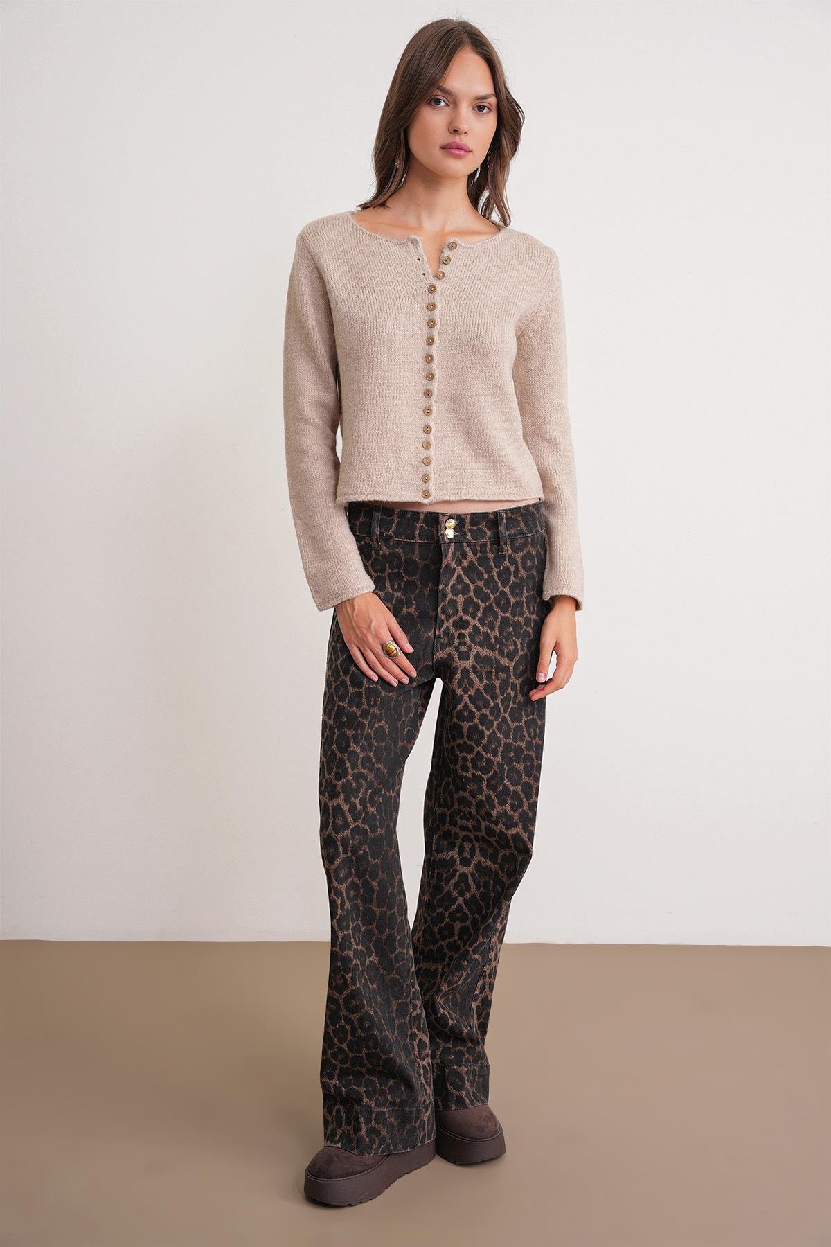 6957 Kadın Düğmeli Bisiklet Yaka Triko Hırka Bej