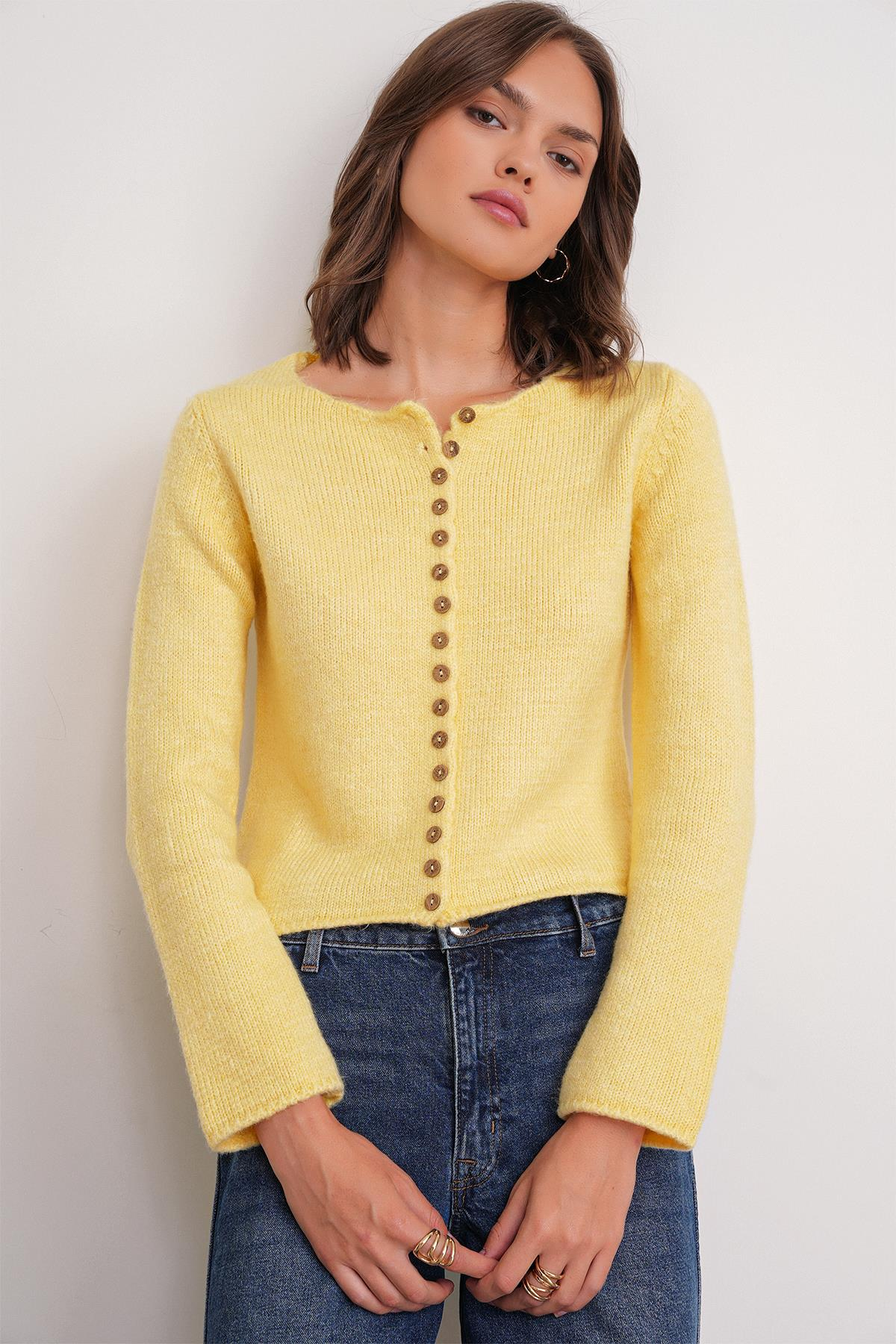 6957 Kadın Düğmeli Bisiklet Yaka Triko Hırka Sarı