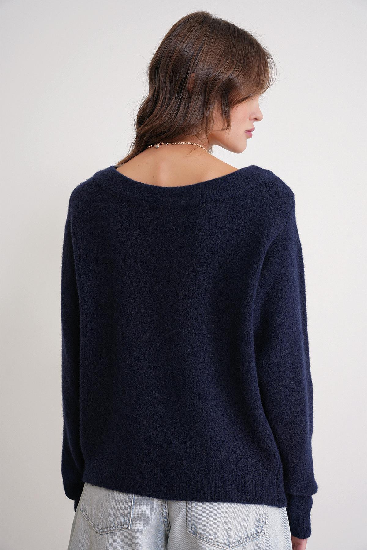 6963 Kadın Kayık Yaka Yün Karışımlı Premium Triko Kazak Lacivert