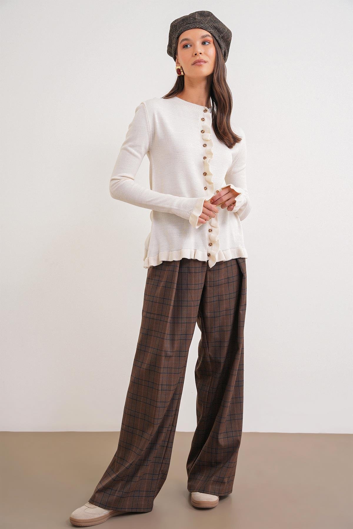 6964 Fırfırlı Düğmeli Hırka Naturel