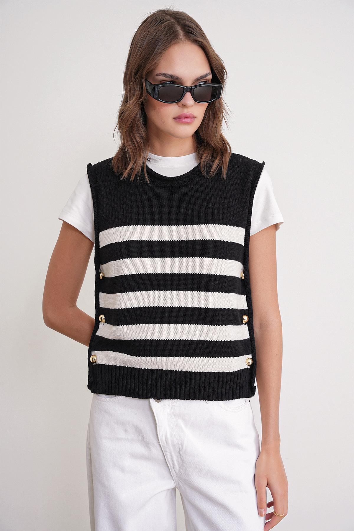 6969 Kadın Yan Düğmeli Triko Top Siyah Naturel