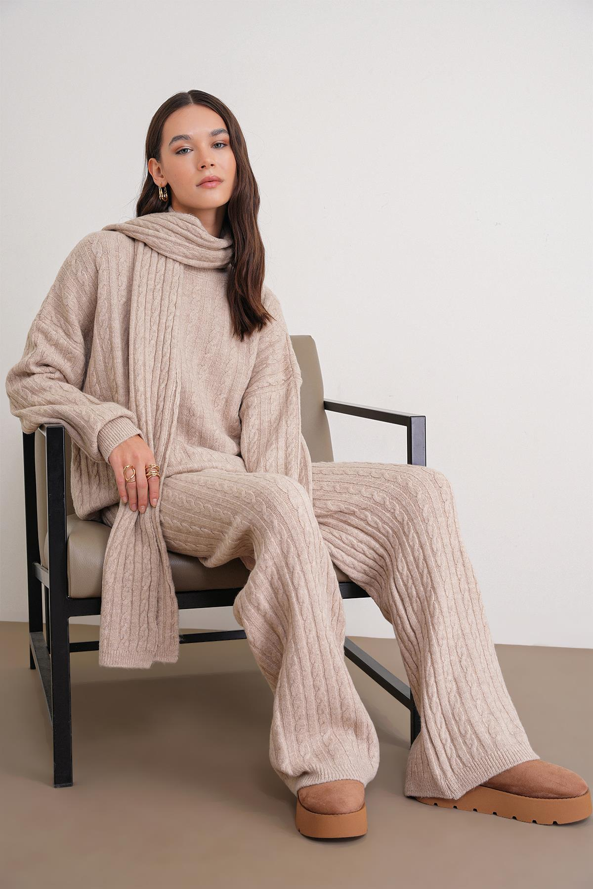 6970 Kadın Saç Örgülü Takım Bej