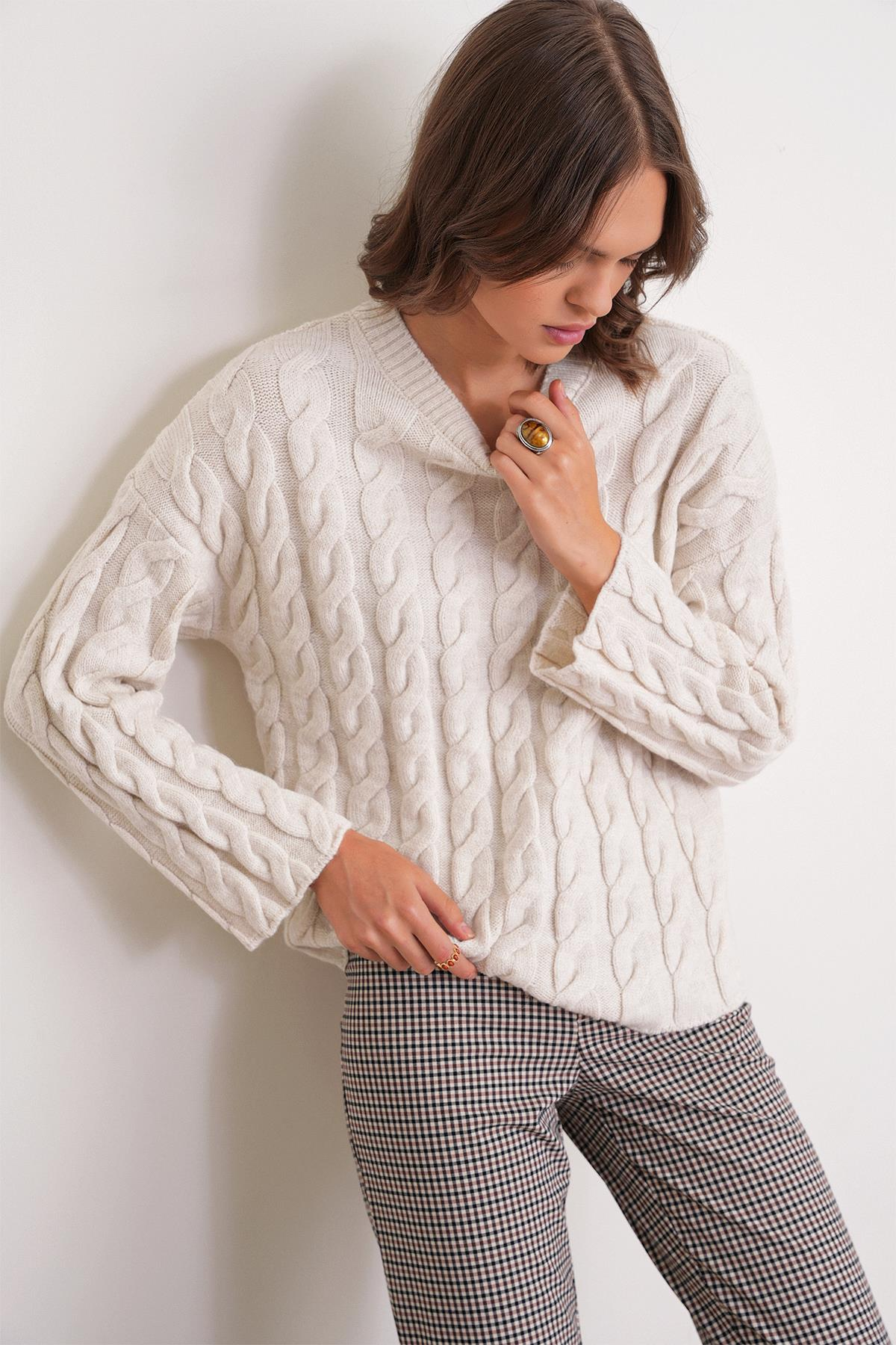 6973 Kadın Saç Örgülü Regular Basic Triko Kazak Taş