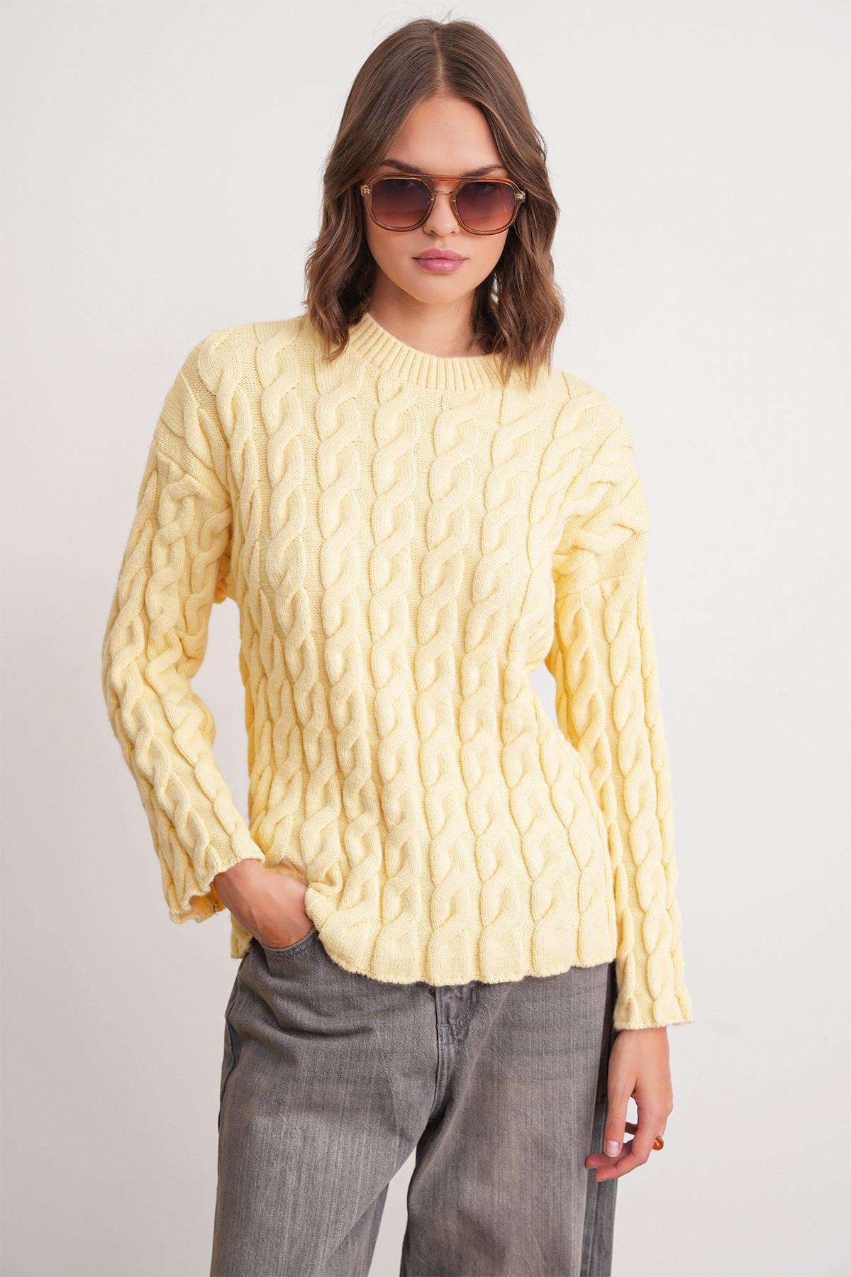 6973 Kadın Saç Örgülü Regular Basic Triko Kazak Pastel Sarısı