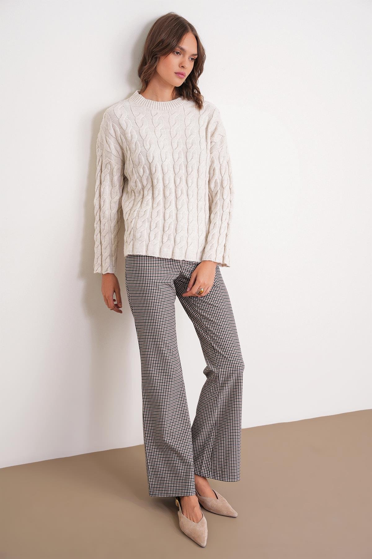 6973 Kadın Saç Örgülü Regular Basic Triko Kazak Taş