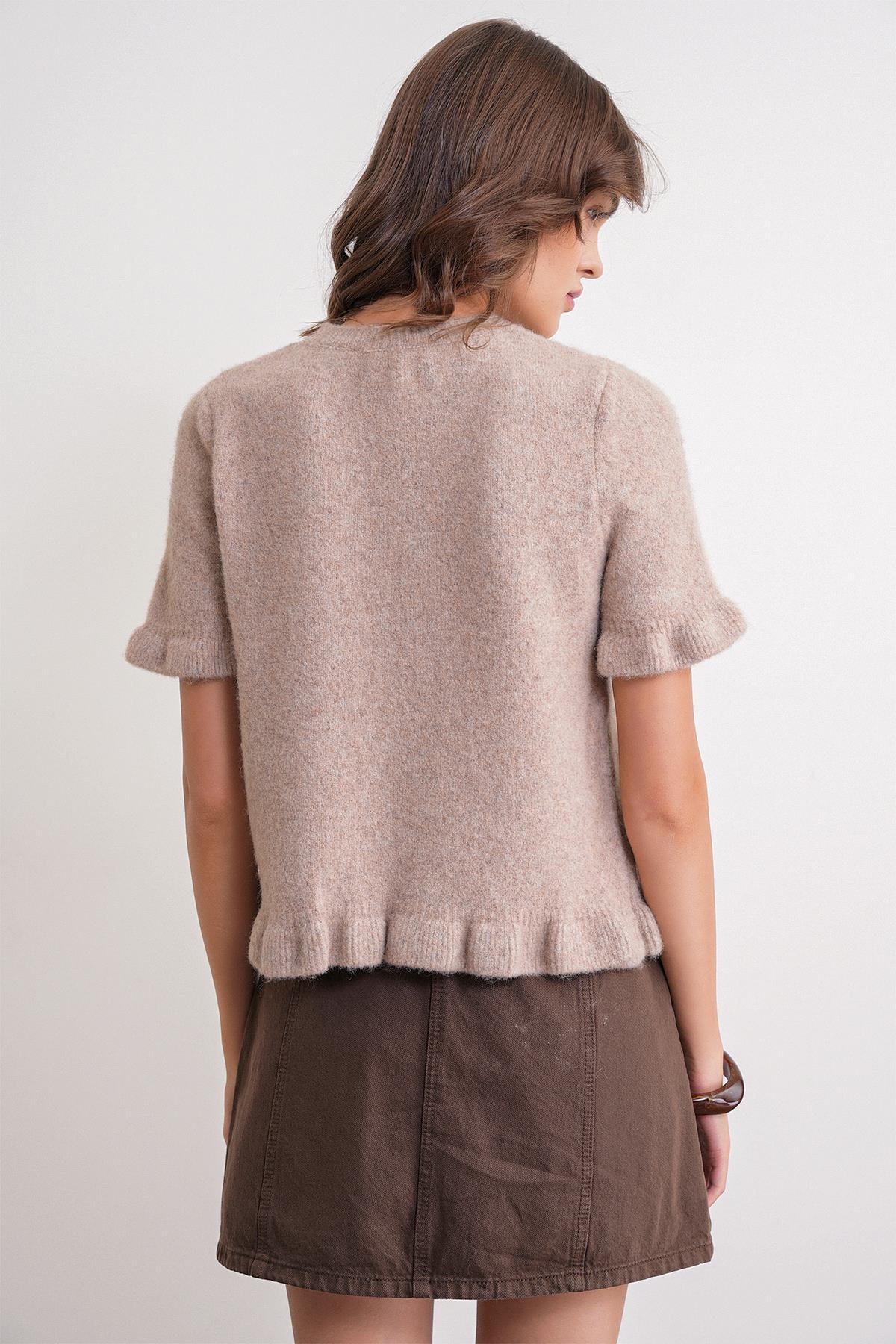 6974 Kadın Triko Fırfırlı Kısa Kol Kazak Vizon Marn