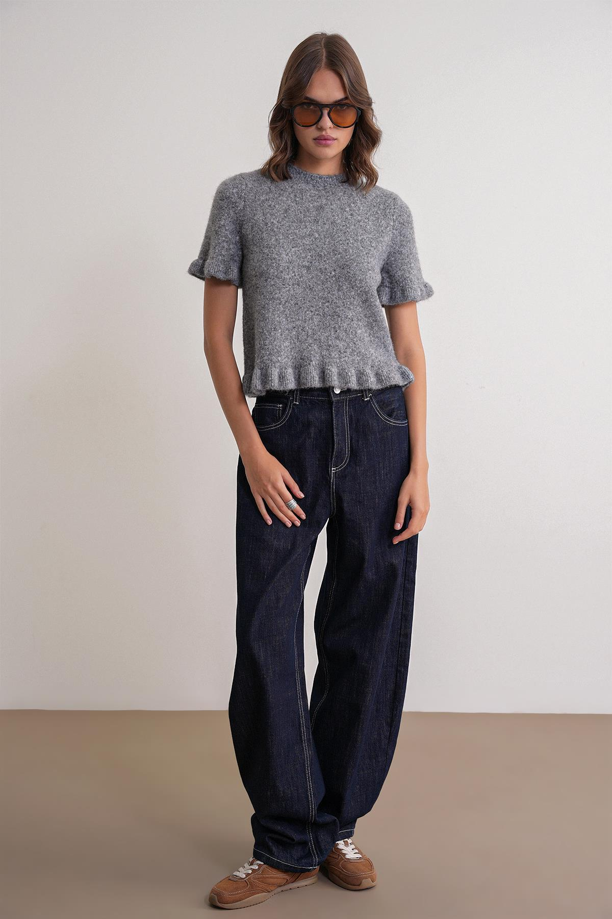 6974 Kadın Triko Fırfırlı Kısa Kol Kazak Koyu Gri