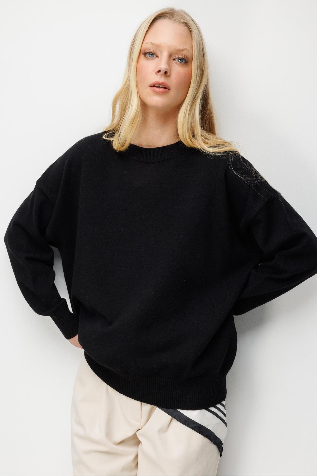 7021 Kadın Bisiklet Yaka Oversize Basic Premium Triko Kazak Siyah
