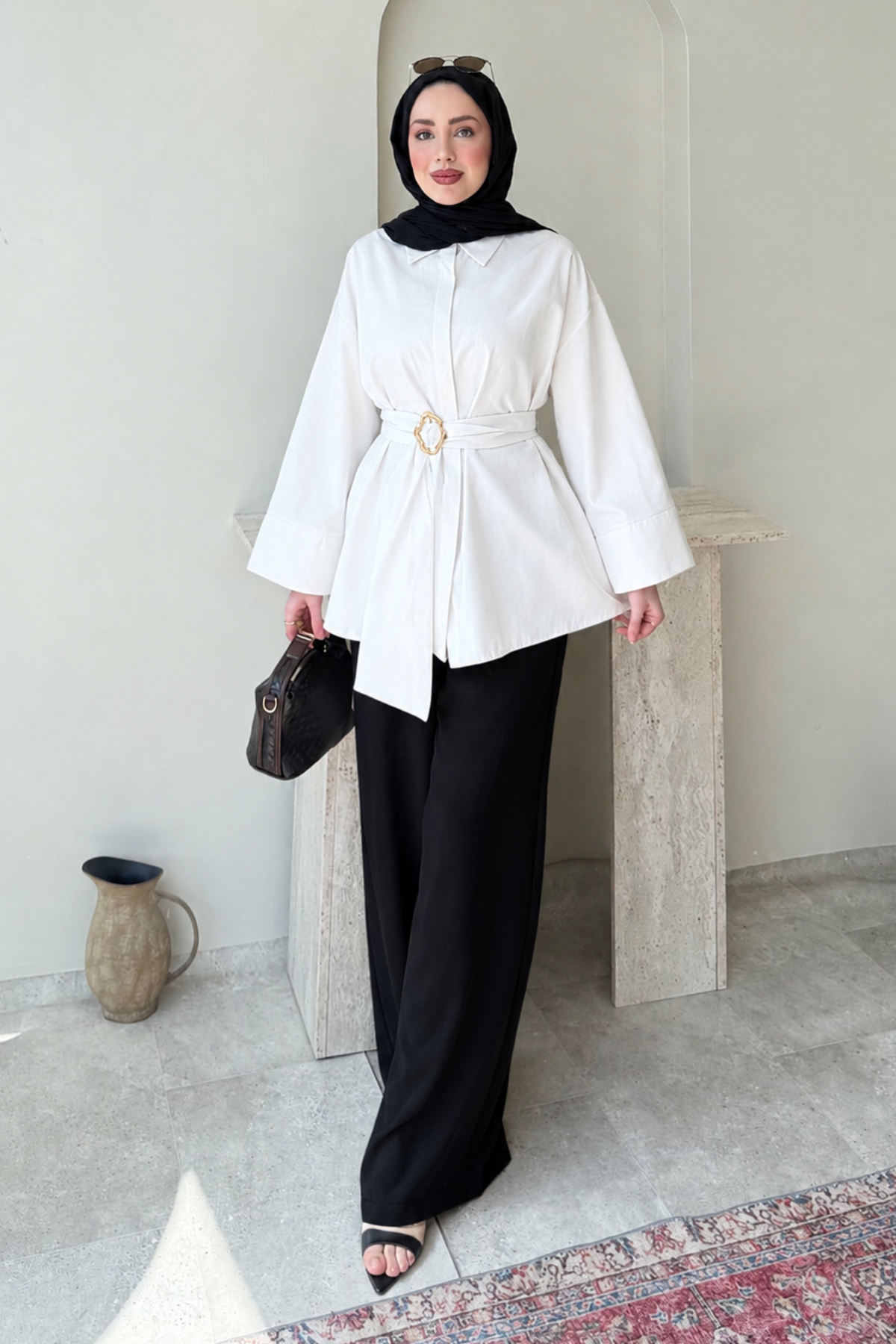 Dekta Cotton Kumaş Broş Kemerli Tesettür Gömlek- Beyaz Standart (38-42 Uyumlu)