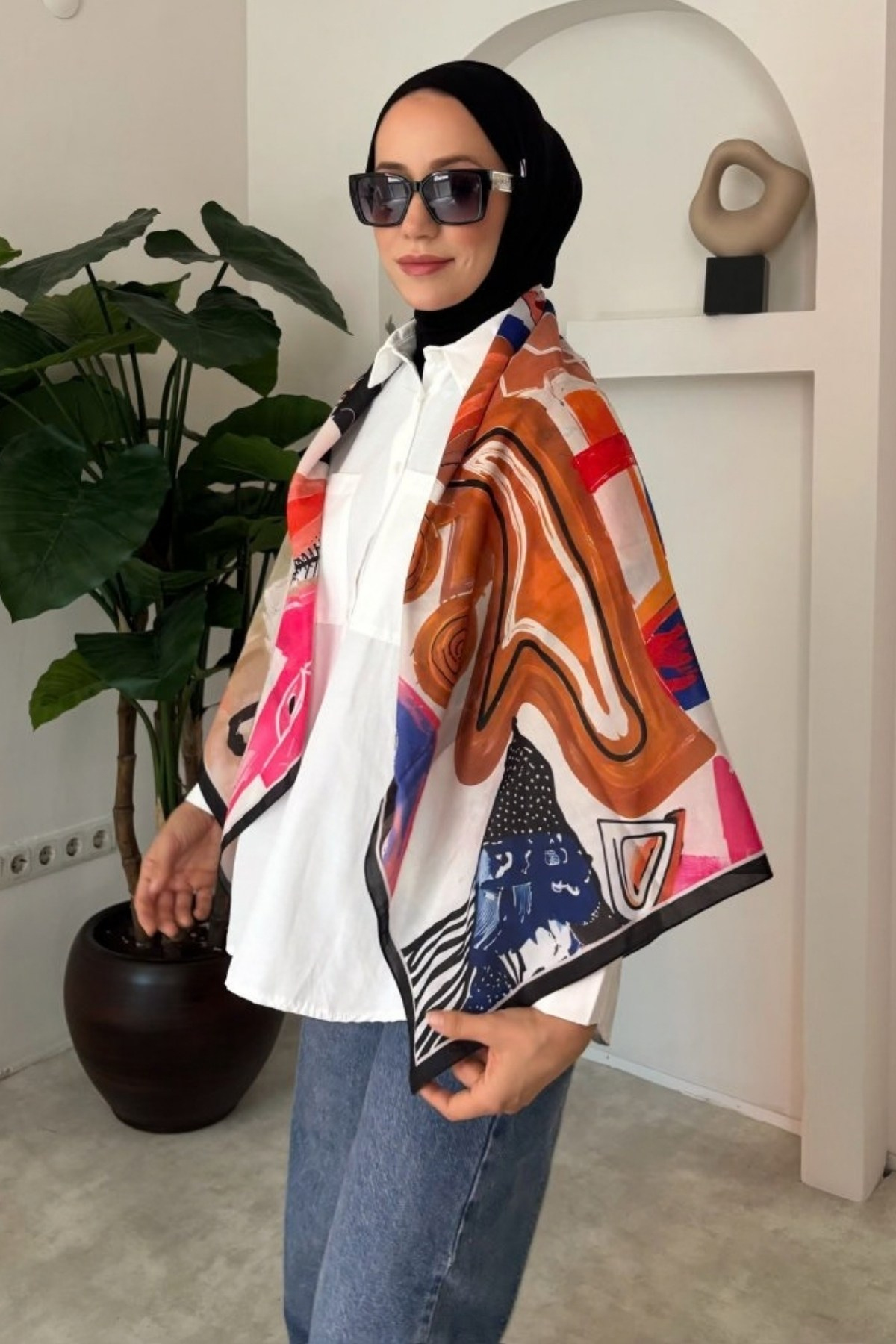 Emily Omuz Şalı- Siyah