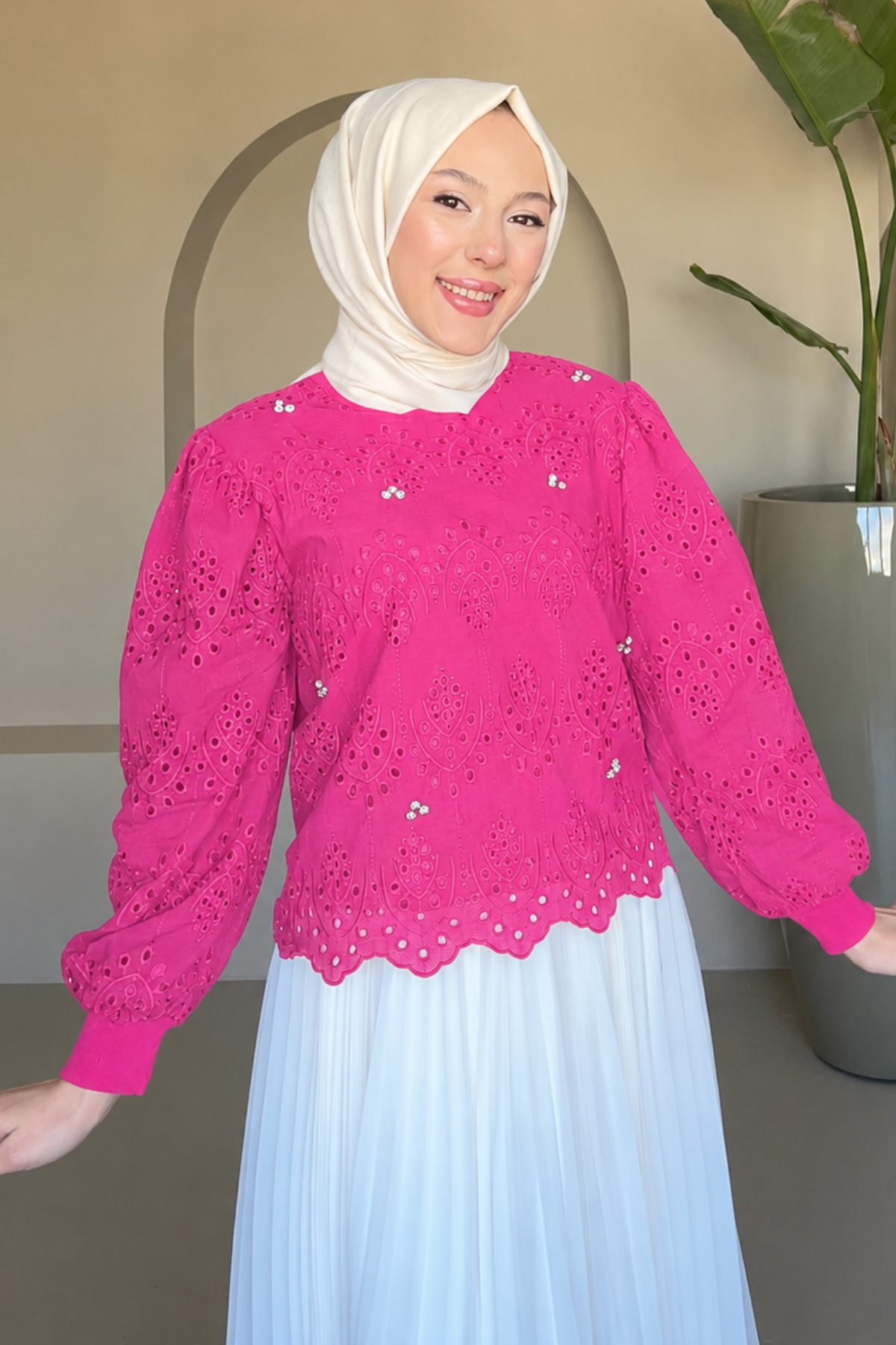 Hima Brode Dantel Kumaş Ribana Yaka  Ve Manşetli Bluz- Pembe